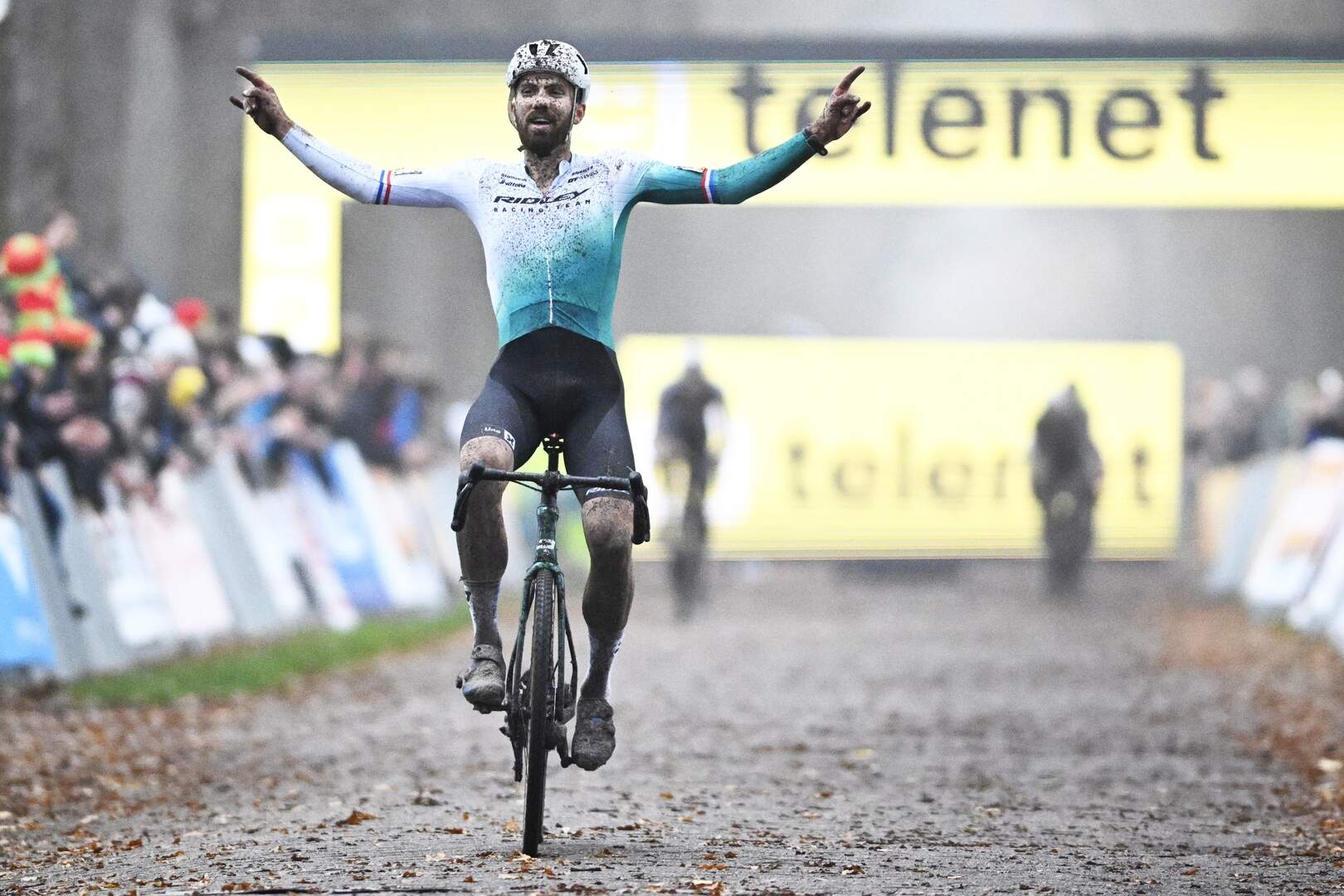 Joris Nieuwenhuis soma 3ª vitória do ano na Telenet SuperPrestige de Merksplas!