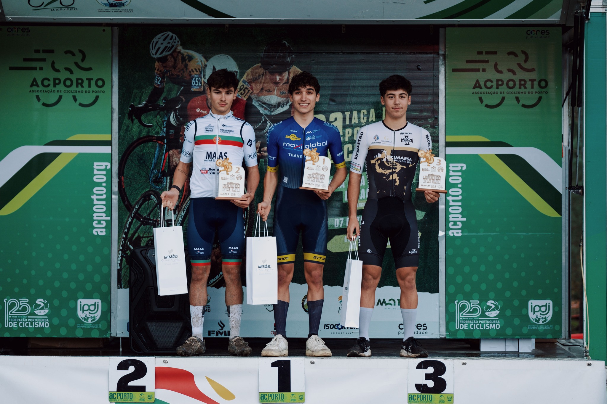 O pódio dos juniores masculinos em Vila Boa de Quires com Gonçalo Costa, Hugo Ramalho e João Vigário