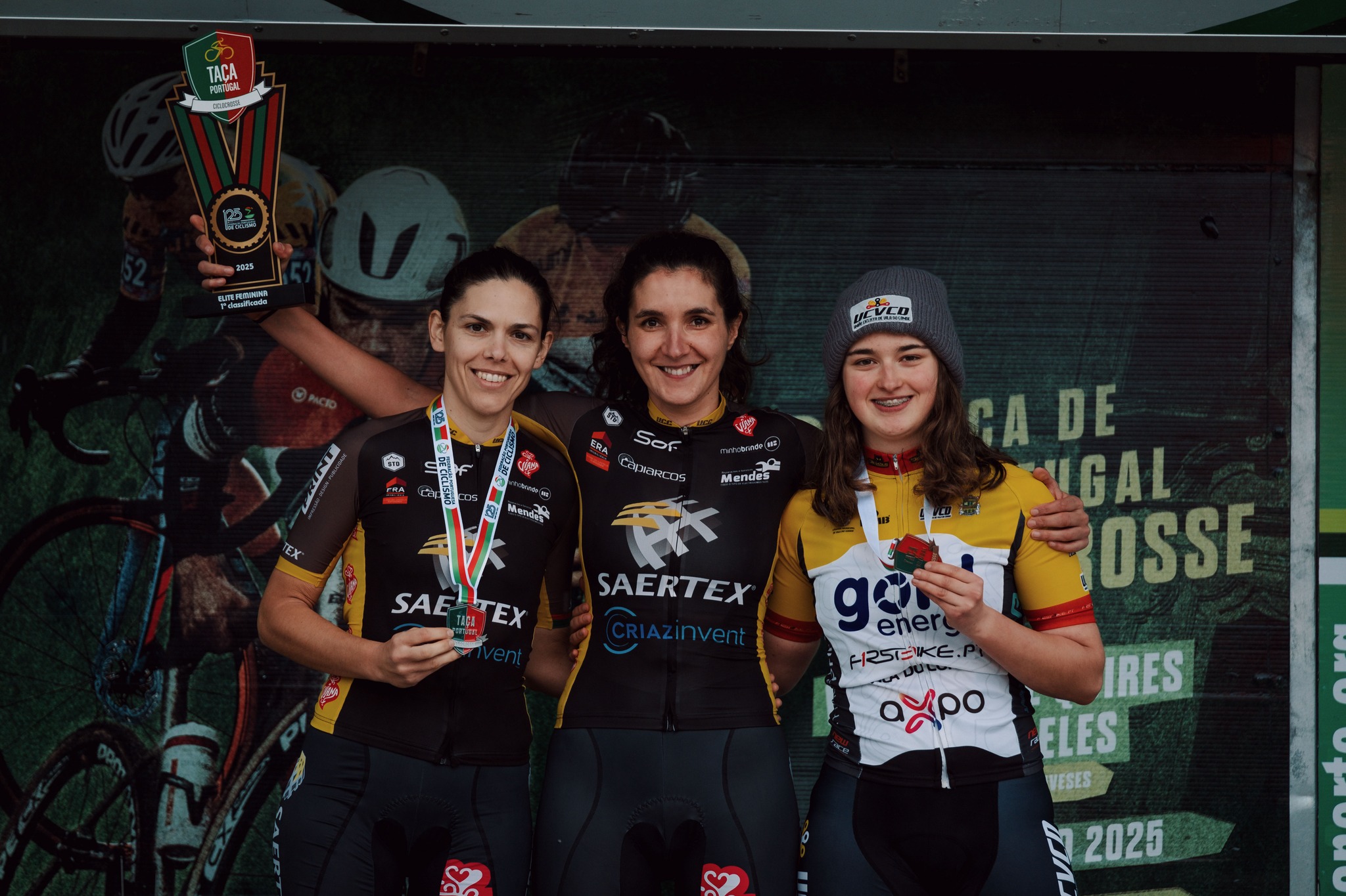 O pódio da Taça de Portugal de Ciclocrosse das elites femininas com Leandra Gomes, Tânia Lima e Margarida Vasconcelos