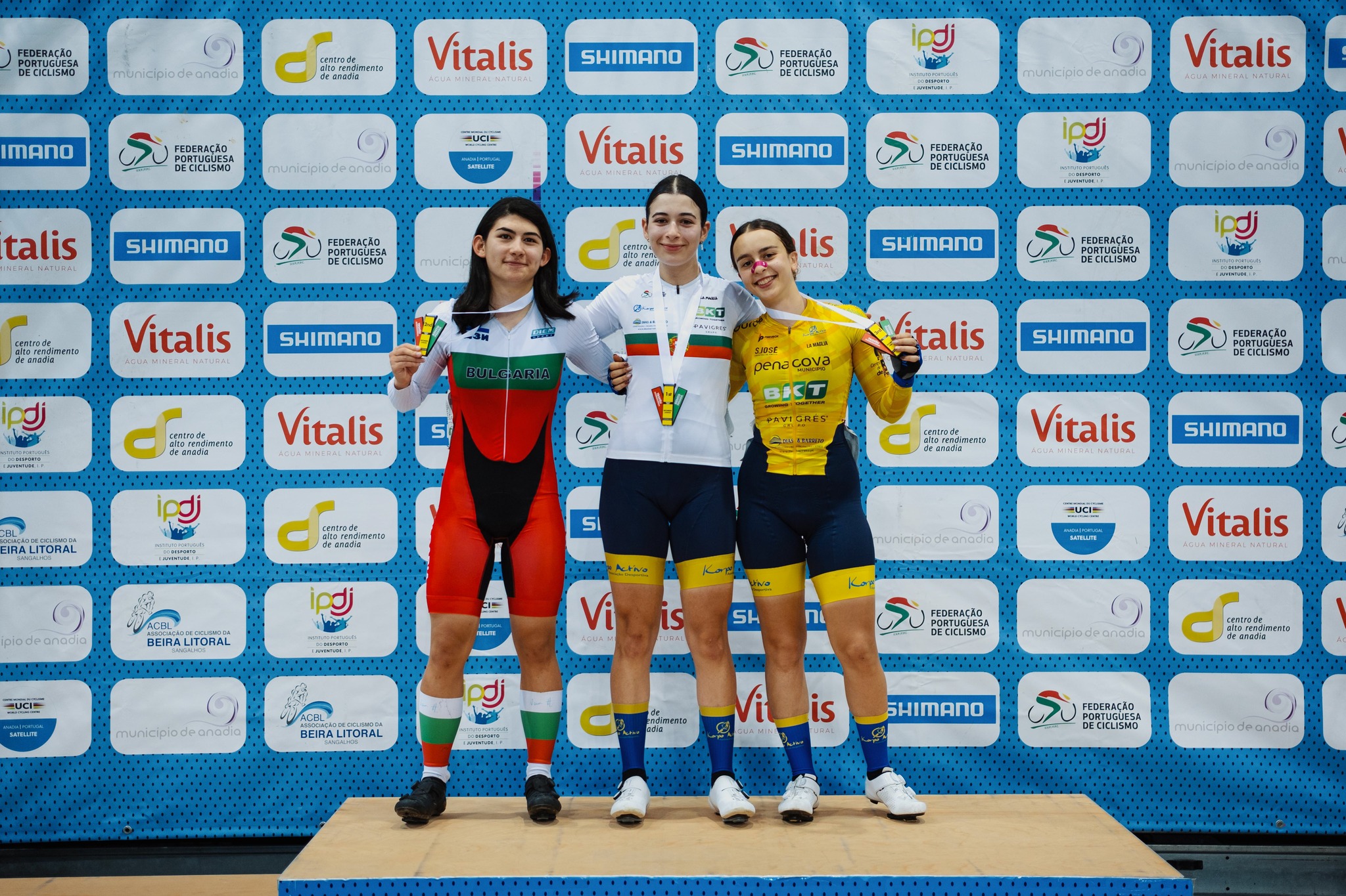 O pódio da Corrida por Pontos das Juniores femininas com Jessika Chan, Emília Baía e Bruna Gonçalves