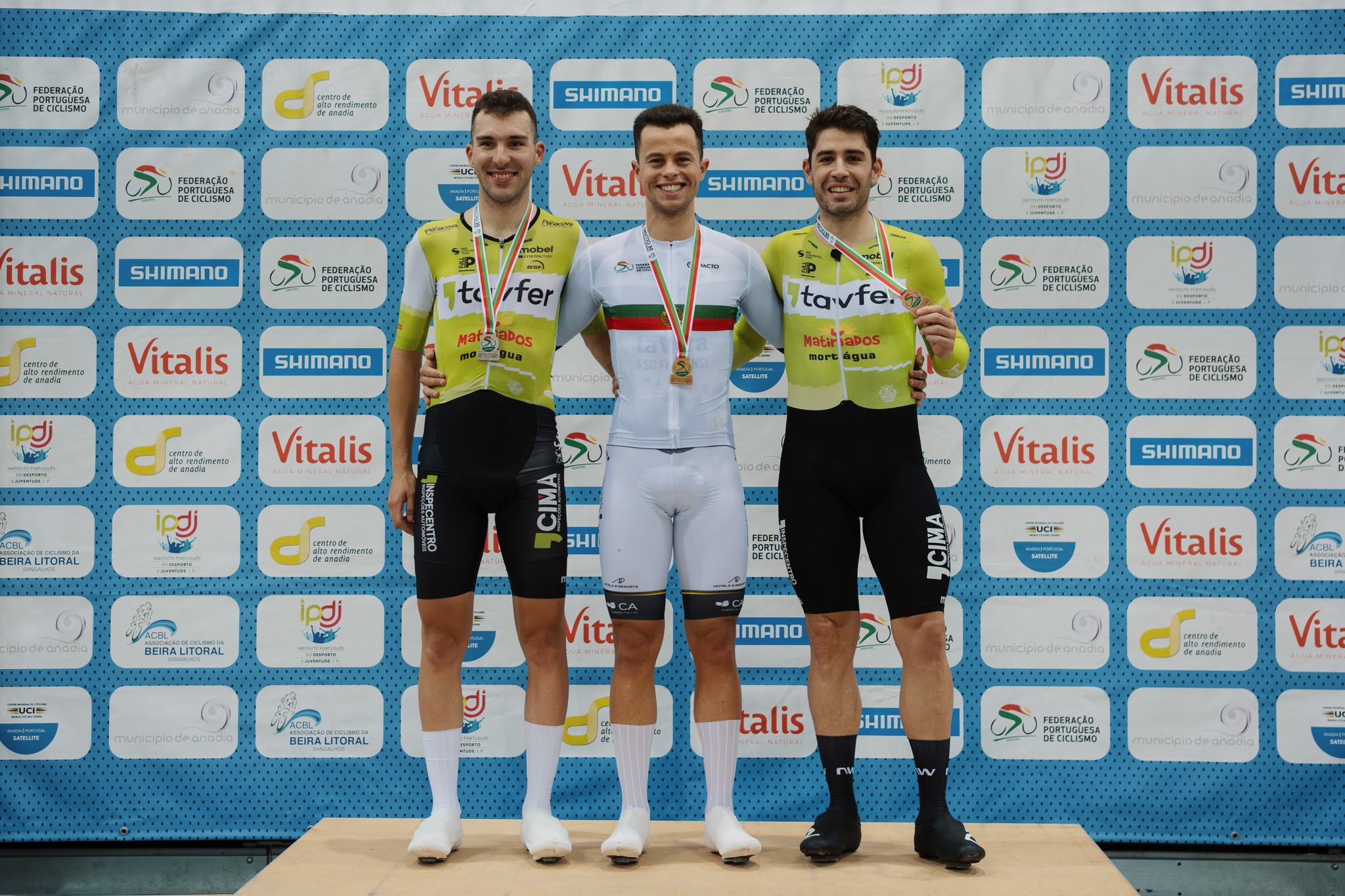 O pódio da Perseguição Individual dos elites masculinos com Daniel Dias, Miguel Salgueiro e João Matias