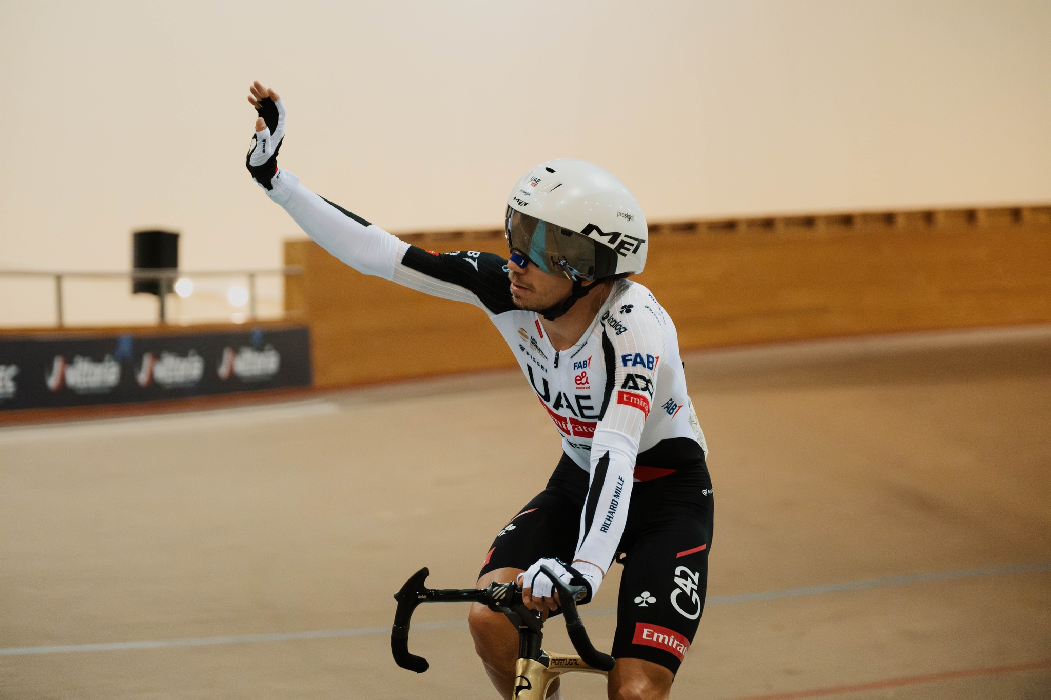 Rui Oliveira confirmou também o favoritismo ao vencer o Omnium dos Elites masculinos