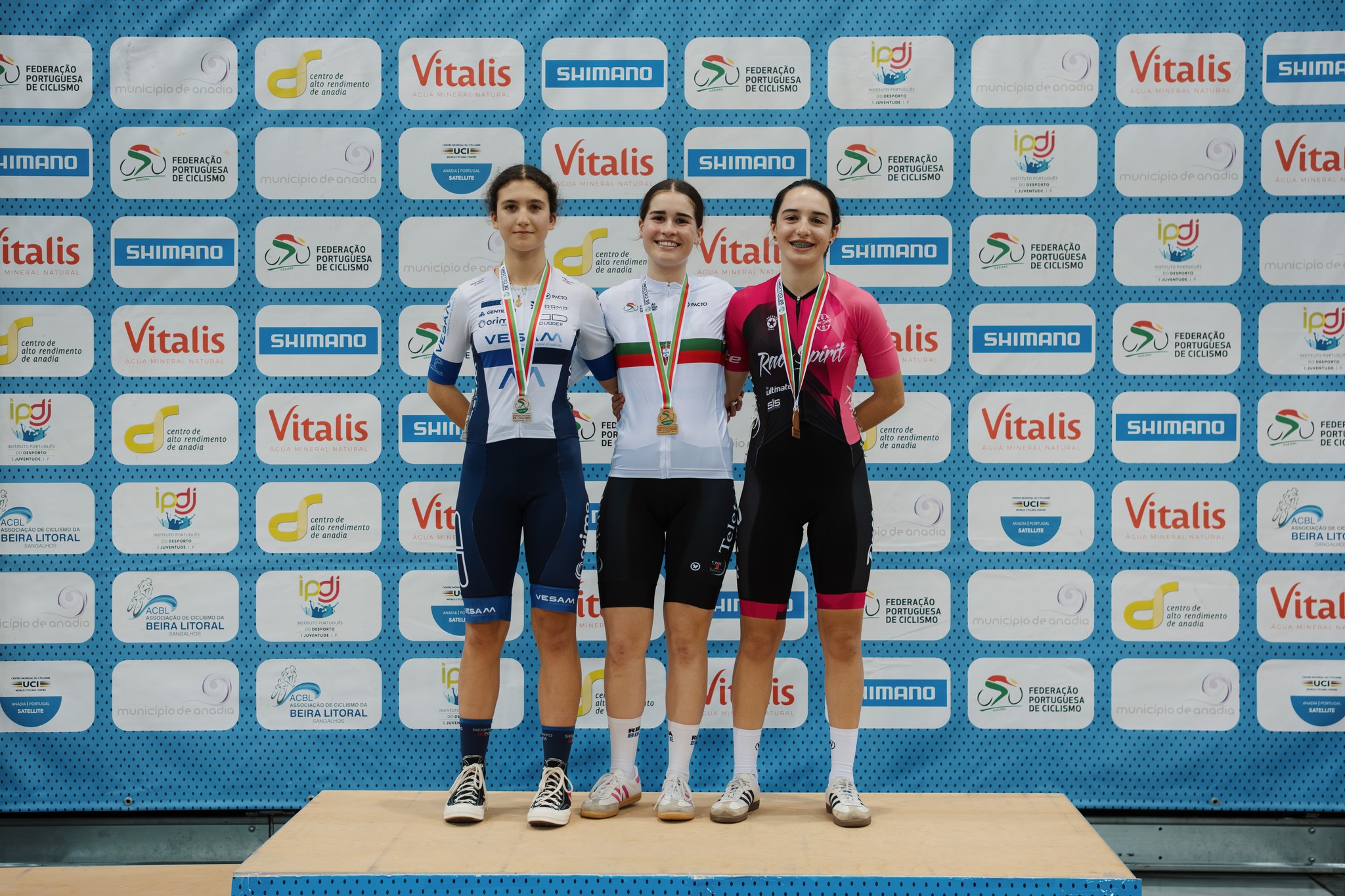O pódio da Perseguição Individual das cadetes femininas com Carolina Bernardo, Inês Fonseca e Lara Lourenço