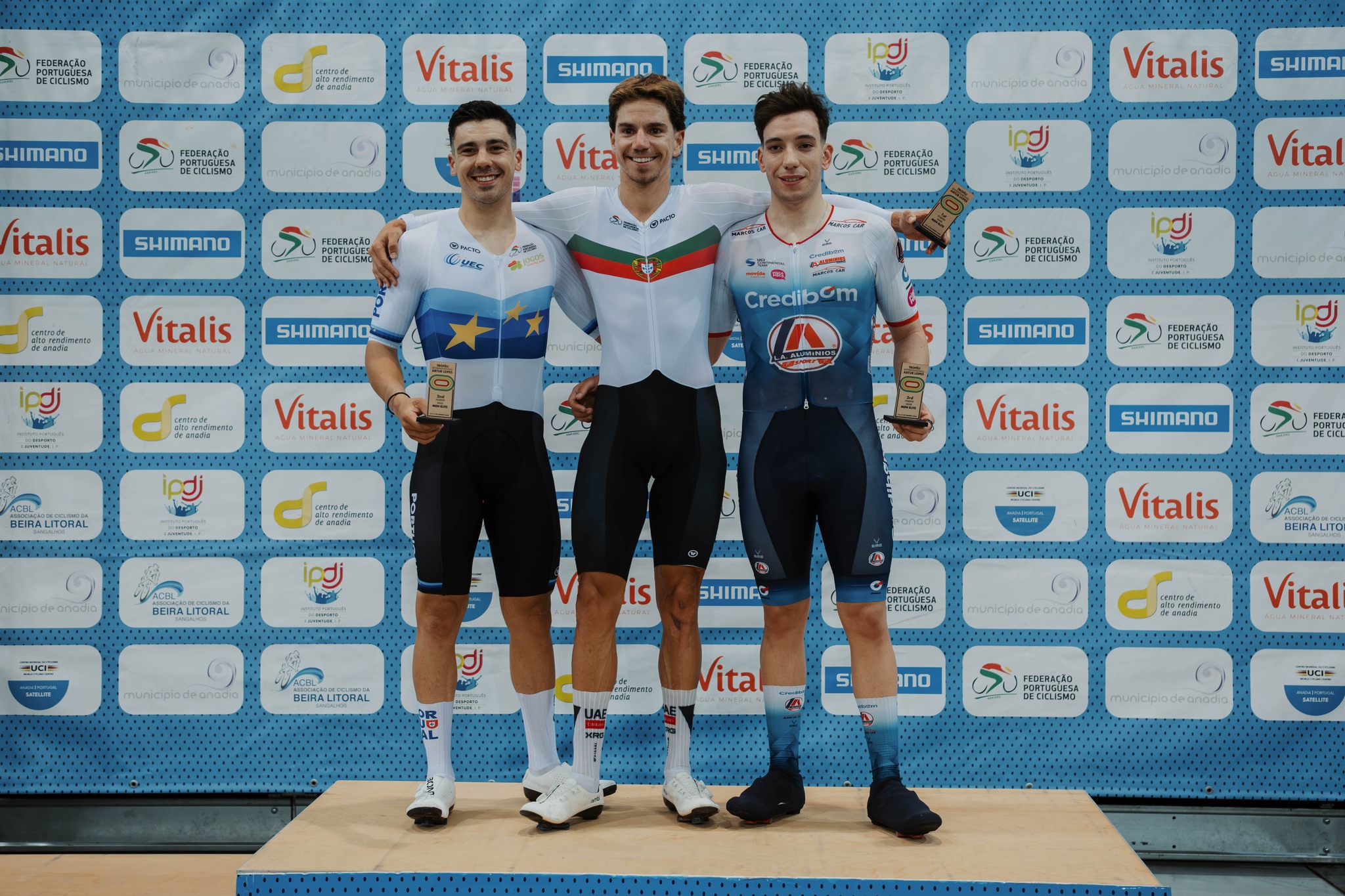 O pódio da Corrida por Pontos dos elites masculinos com Iúri Leitão, Rui Oliveira e Diogo Narciso