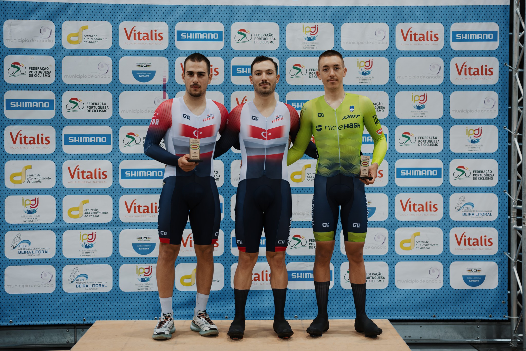 O pódio da Eliminação dos Sub-23 masculinos com Emre Kaplan, Ramazan Yilmaz e Nejc Peterlin