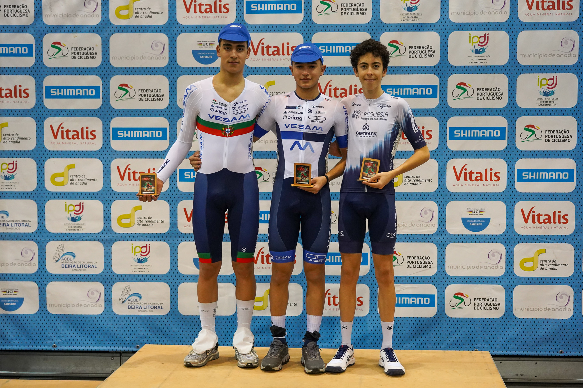 O pódio do Scratch dos cadetes masculinos com Bruno Nogueira, Guilherme Laranjeira e Guilherme Marreiros