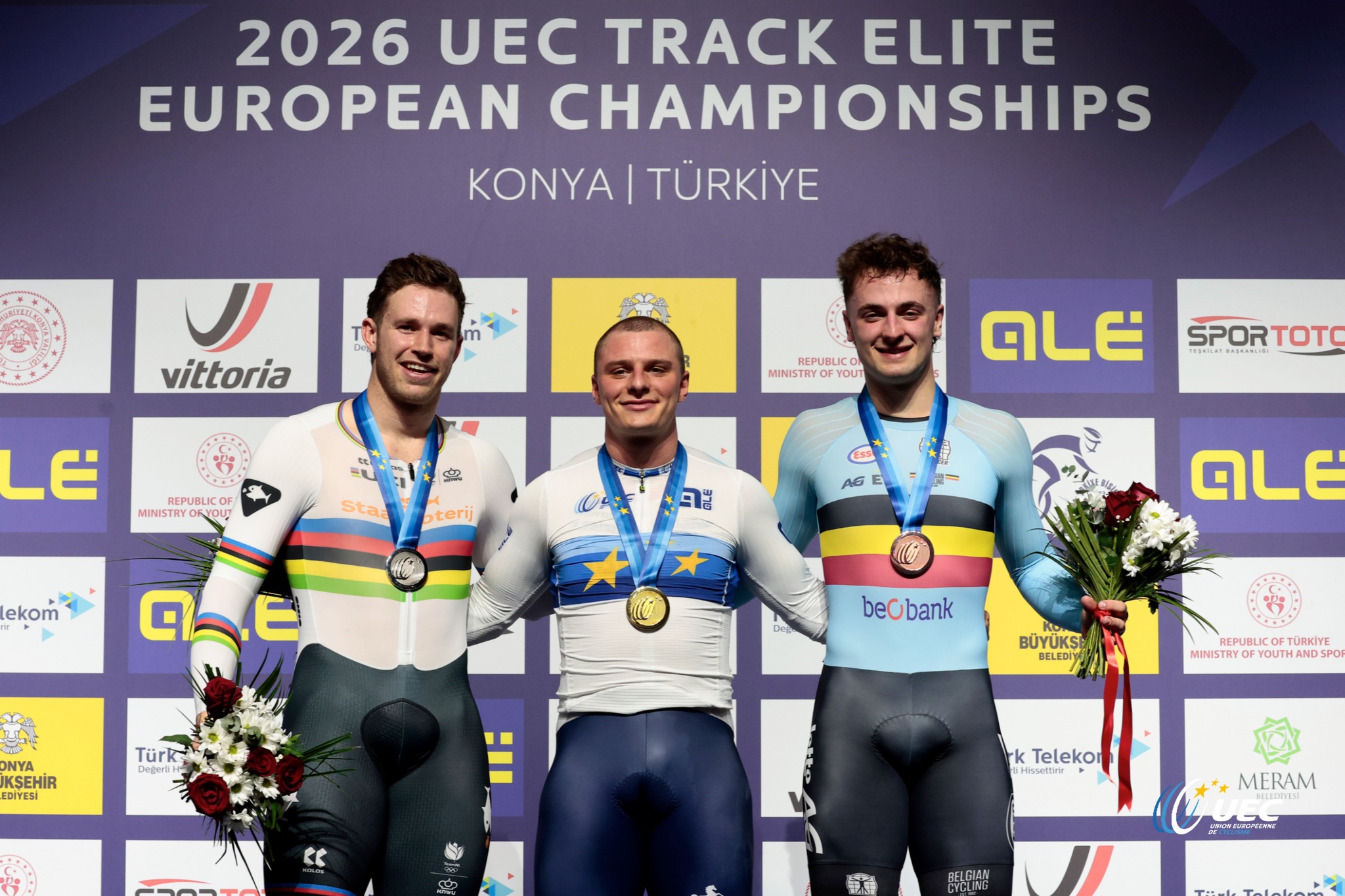 O pódio do Keirin masculino com Harrie Lavreysen, Matthew Richardson e Lowie Nulens (Foto: UEC)
