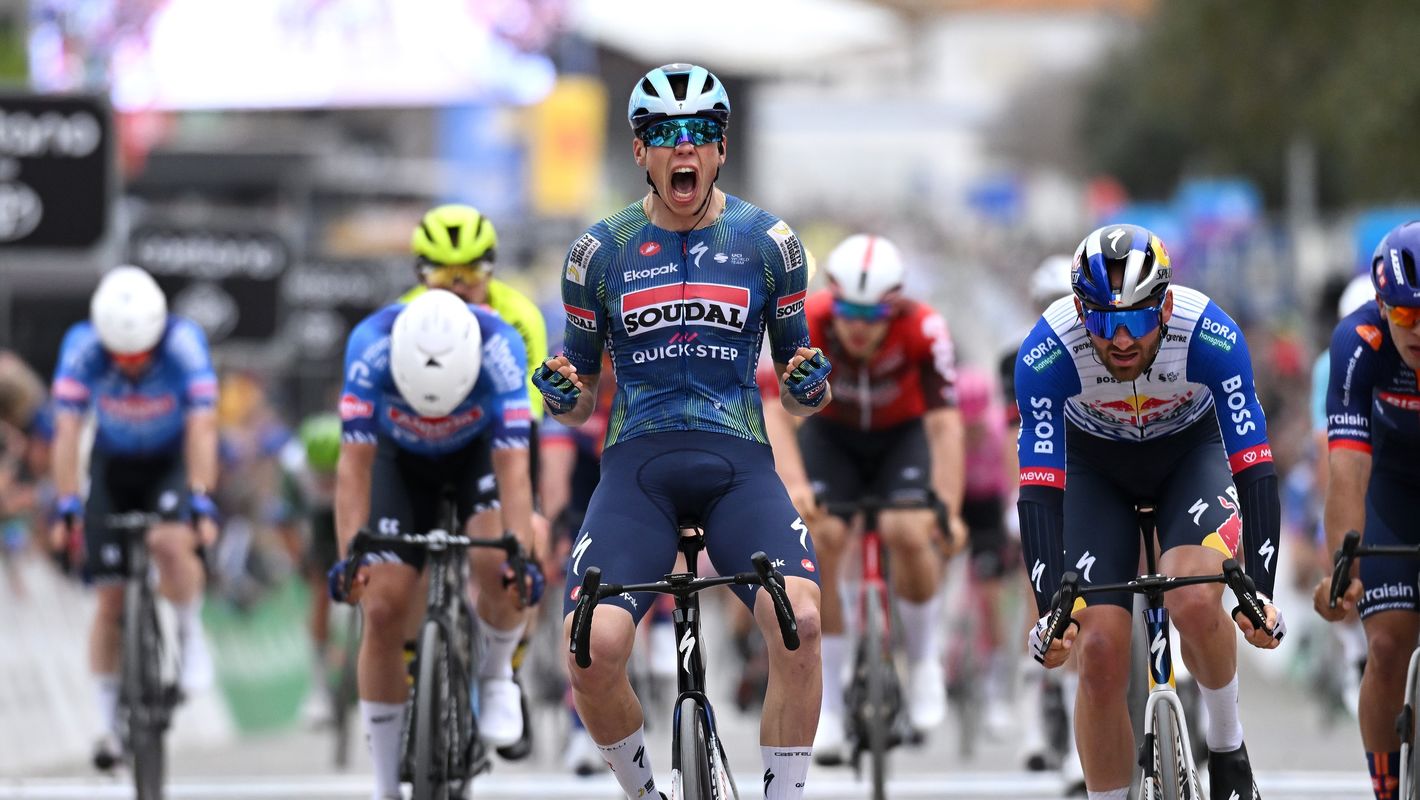 Paul Magnier impõe-se ao sprint em Tavira e é o primeiro líder da Volta ao Algarve!