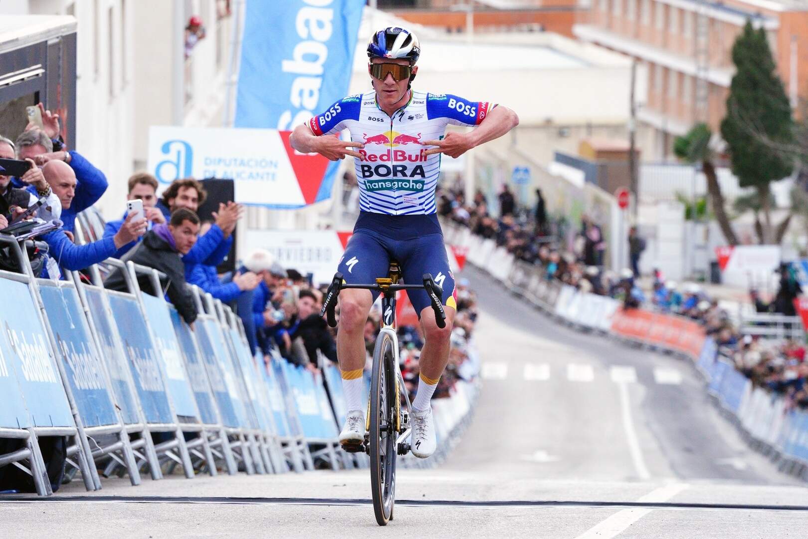 Remco Evenepoel bisa na etapa 4 da Volta Comunitat Valenciana e sobe à liderança da geral!