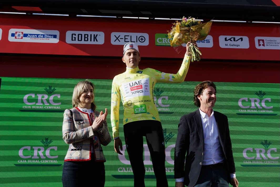 Marc Soler é o primeiro camisola amarela da Vuelta a Murcia (Foto: Vuelta a Murcia)
