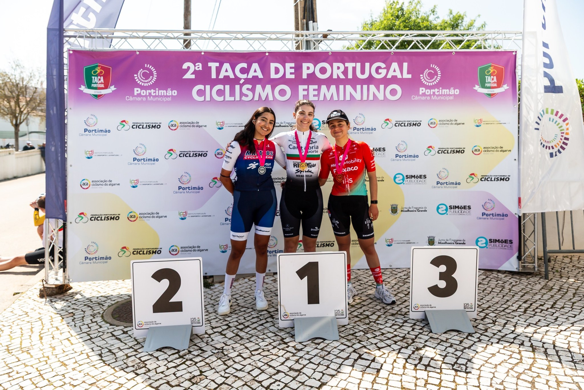 O pódio Sub-23 com Carolina Galaviz, Marta Carvalho e Daniela Simão