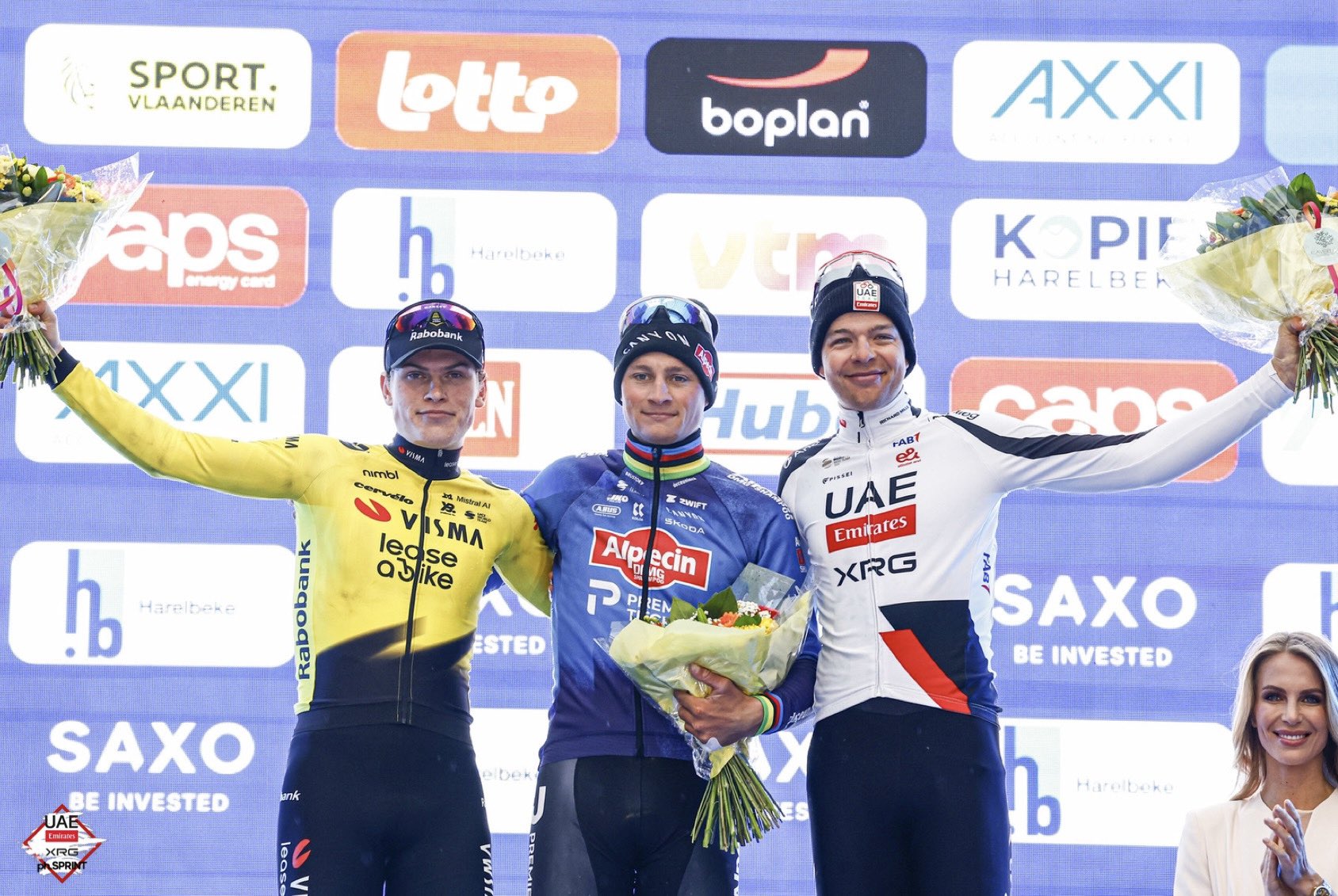 O pódio da E3 Saxo Classic com Per Strand Hagenes, Mathieu van der Poel e Florian Vermeersch (Foto: SprintCyclingAgency)