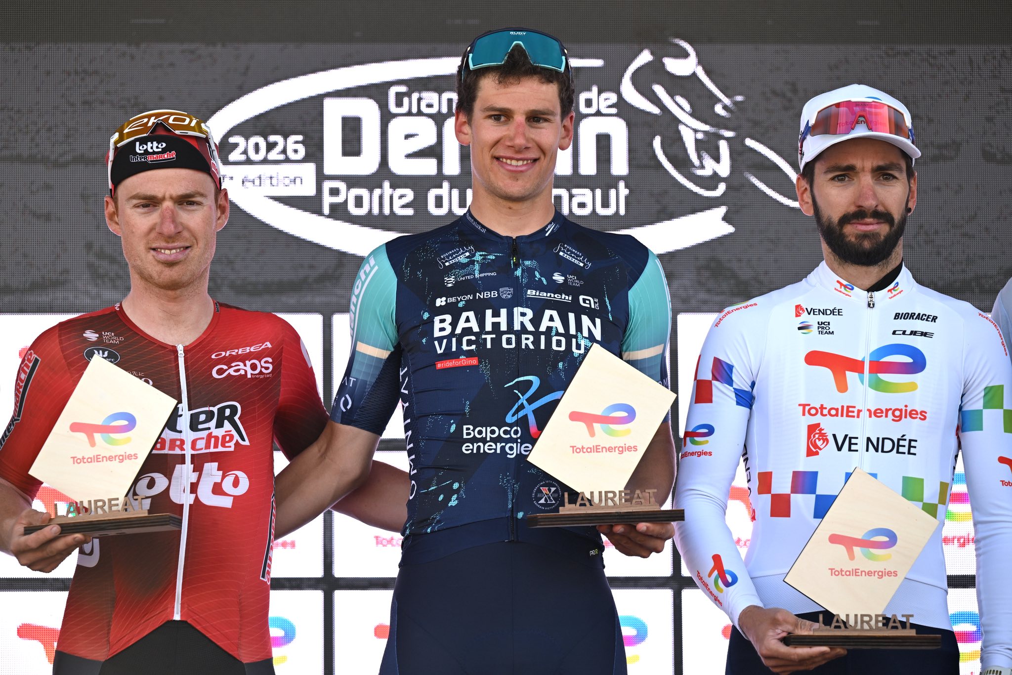 O pódio do GP de Denain com Milan Menten, Alec Segaert e Anthony Turgis (Foto: Getty Images)
