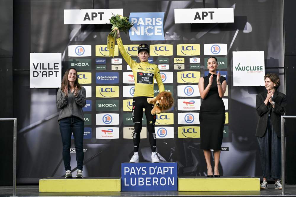 Jonas Vingegaard segue o camisola amarela do Paris-Nice