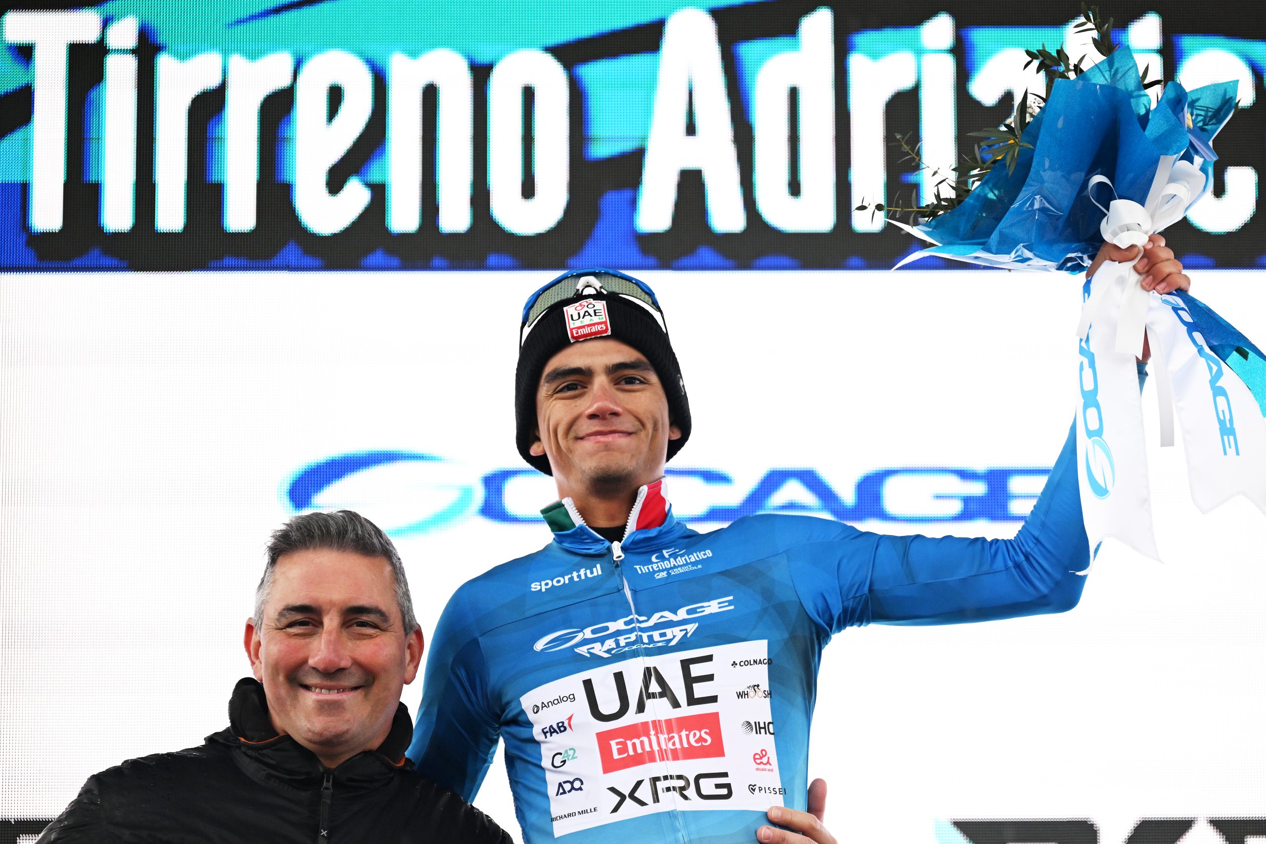 Isaac Del Toro segue o camisola azul do Tirreno-Adriatico (Foto: Getty Images)