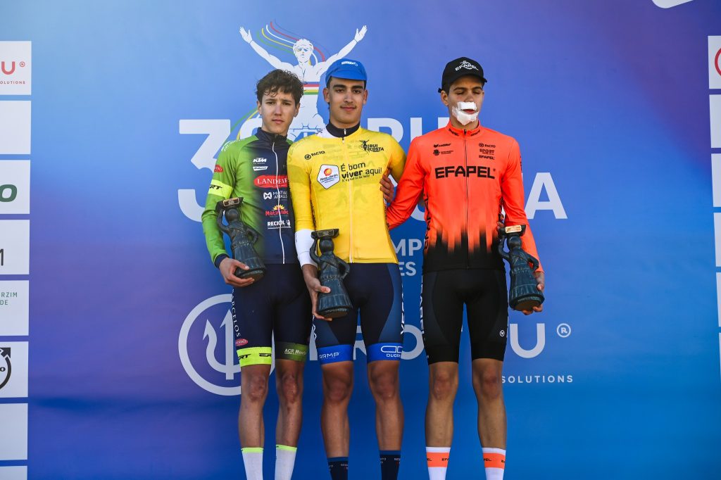 O pódio final do Troféu Rui Costa com José Gomes, Bruno Nogueira e Gonçalo Correia