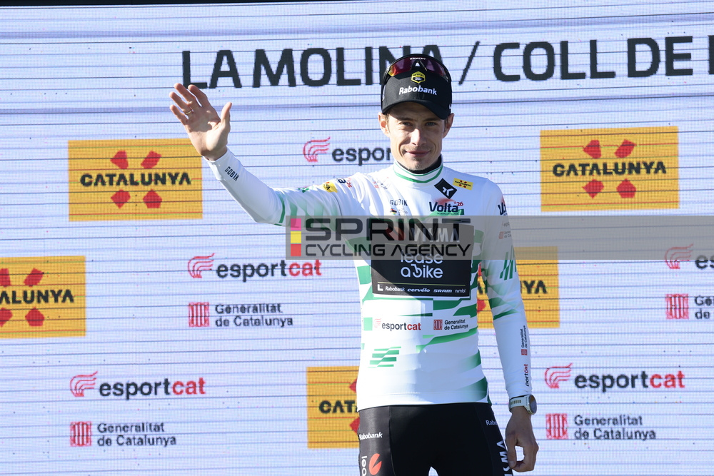 Jonas Vingegaard é o novo camisola branca da Volta Catalunya (Foto: Luis Angel Gomez/SprintCyclingAgency©2026)