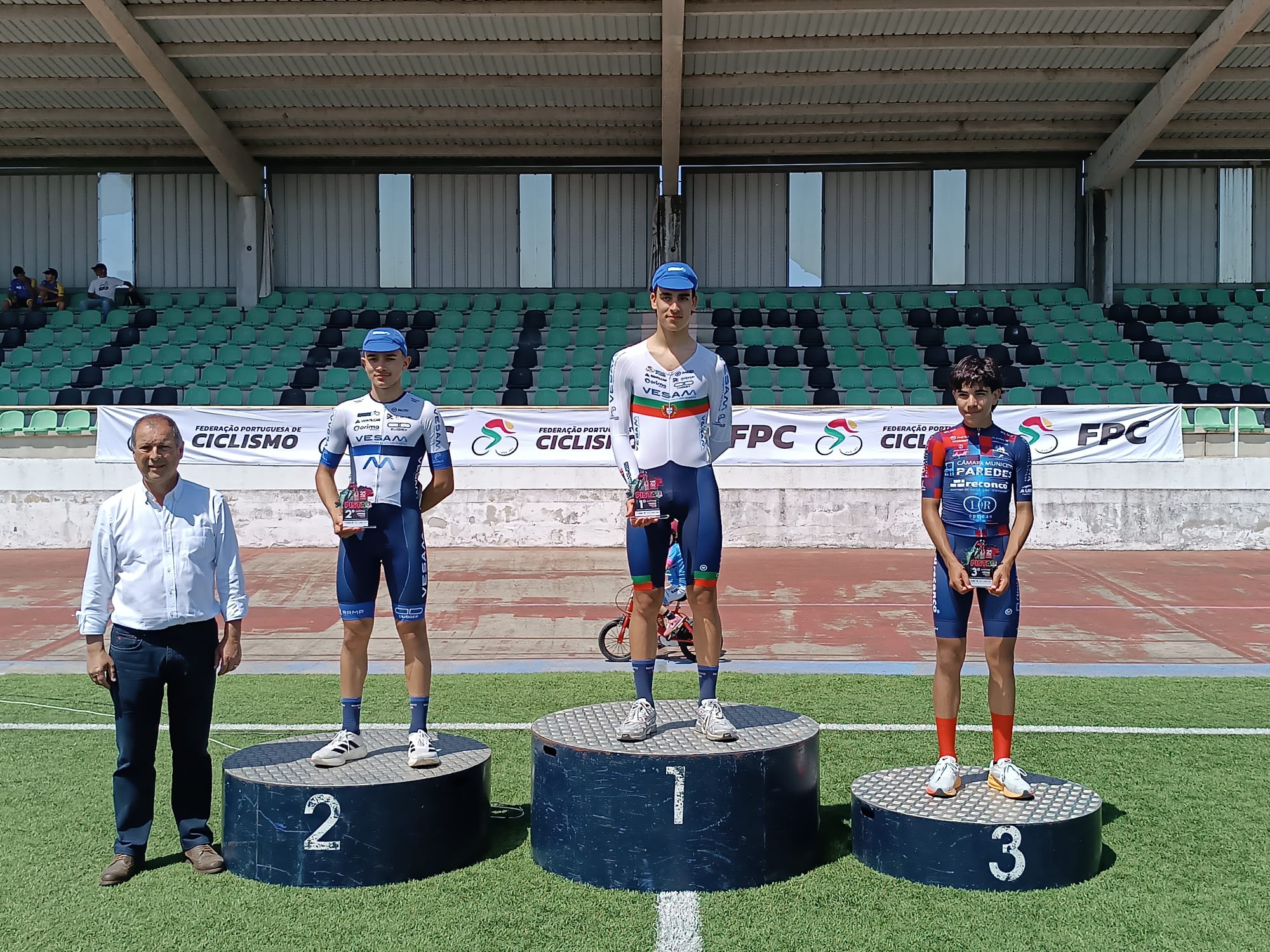 O pódio da Corrida por Pontos dos Cadetes masculinos com Guilherme Laranjeira, Bruno Nogueira e Martim Quitério