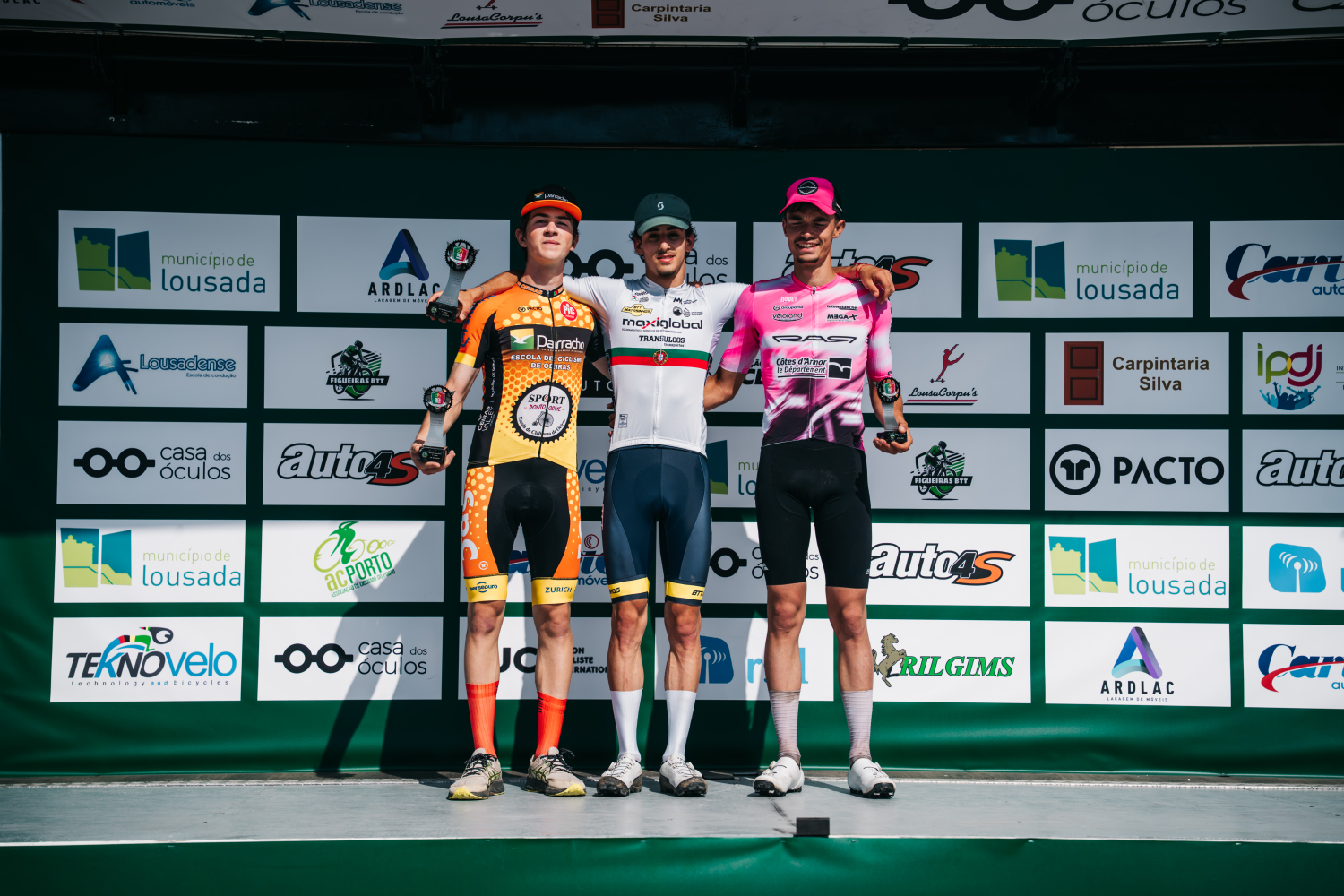 O pódio dos Sub-23 masculinos com Tomás Pais, João Fonseca e Quentin Pouly