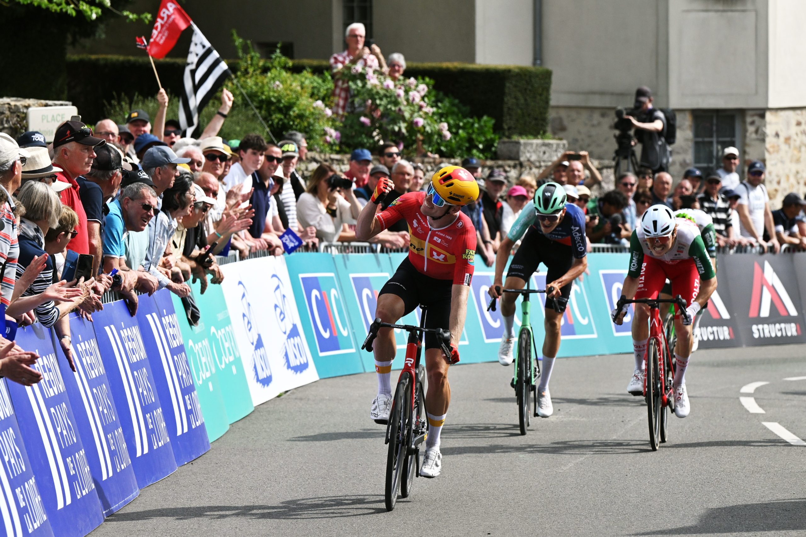 Alexander Kamp vence etapa 3 da Région Pays de la Loire Tour e sobe à liderança da geral!