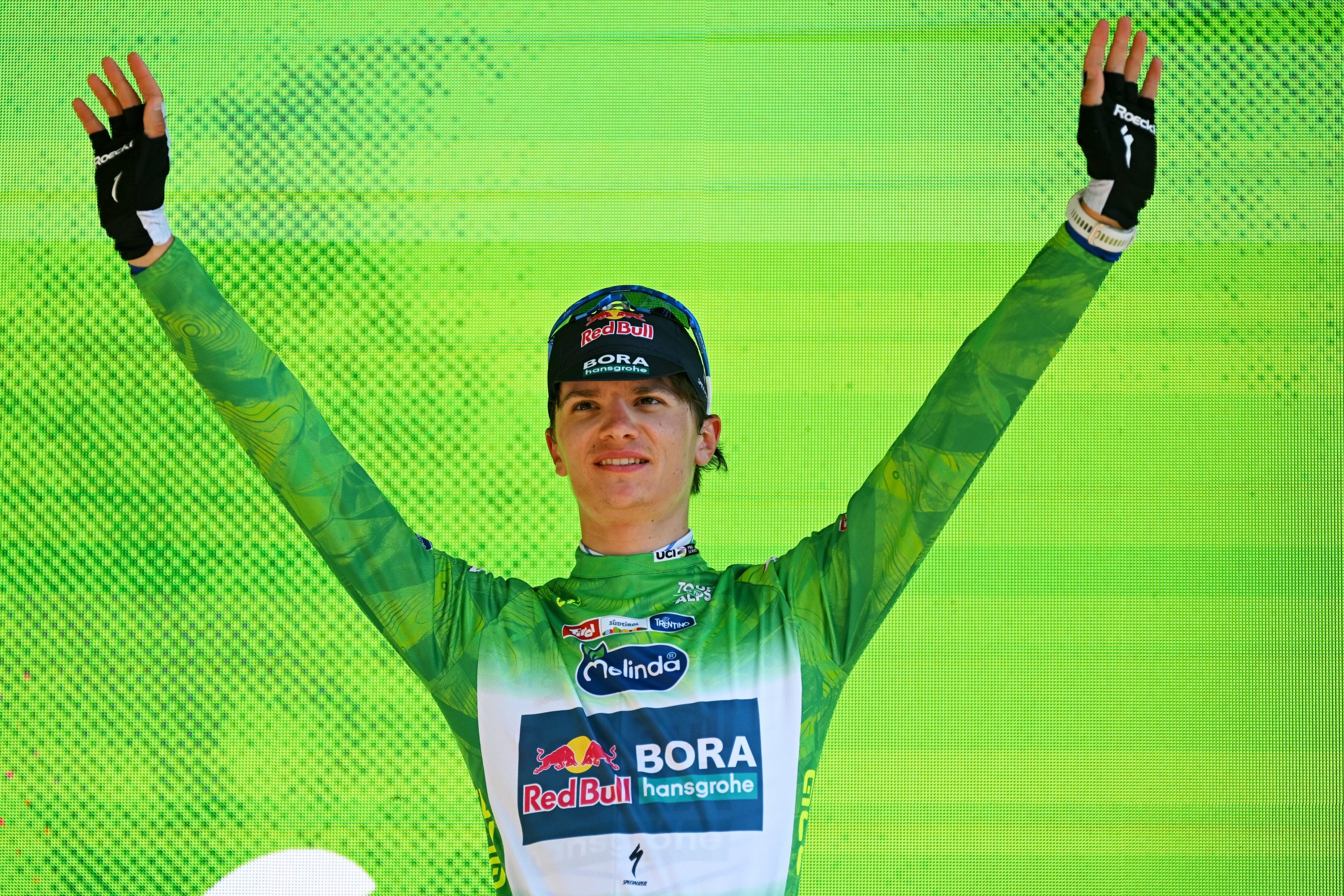 Giulio Pellizzari segue o camisola verde do Tour of the Alps (Foto: Getty Images)