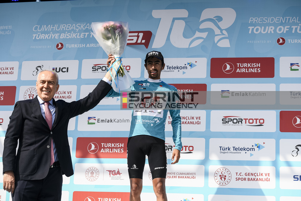 Ivan Sosa segue o camisola azul do Tour of Turkiye (Foto: Tommaso Pelagalli/SprintCyclingAgency©2026)