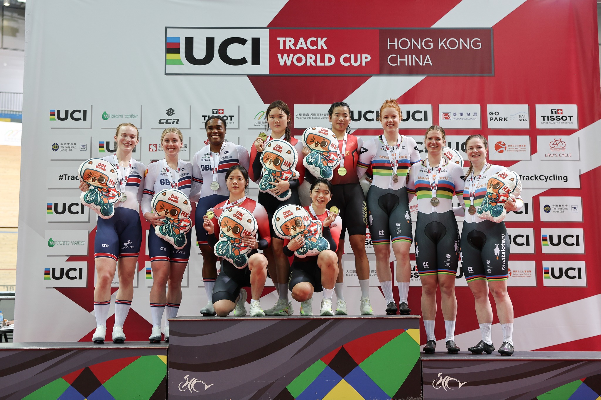 O pódio do Sprint Coletivo feminino com Grã-Bretanha, China e Países Baixos