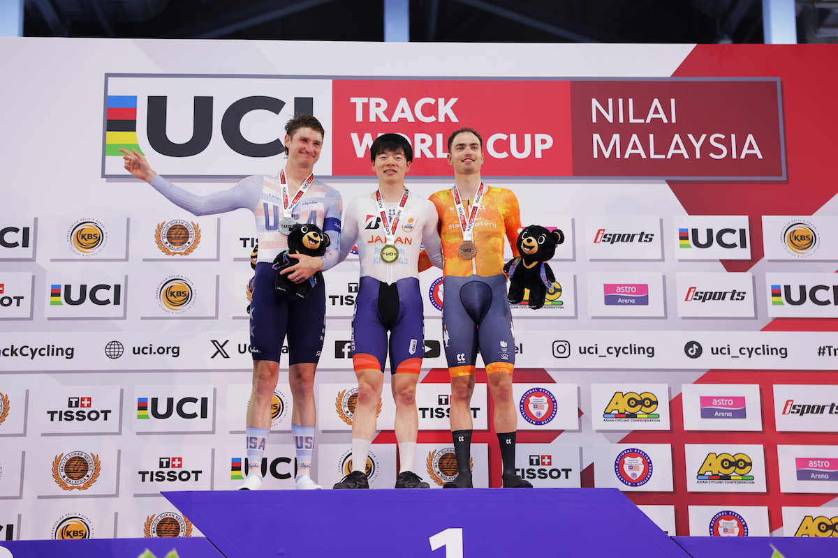 O pódio do Omnium masculino com Grant Koontz, Naoki Kojima e Yanne Dorenbos