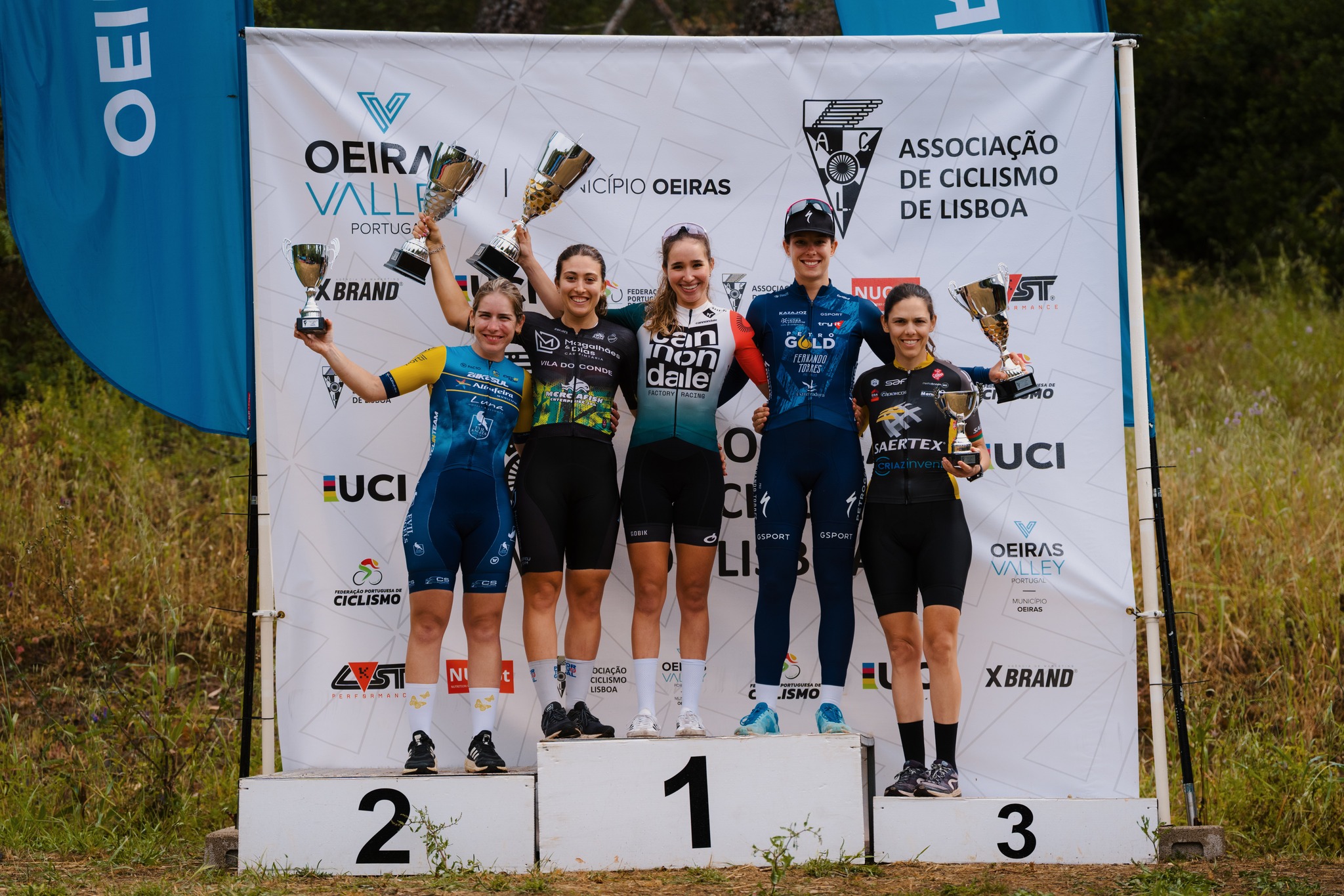 O pódio das elites femininas com Marta Branco, Beatriz Guerra, Ana Santos, Lucia Gomez e Leandra Gomes
