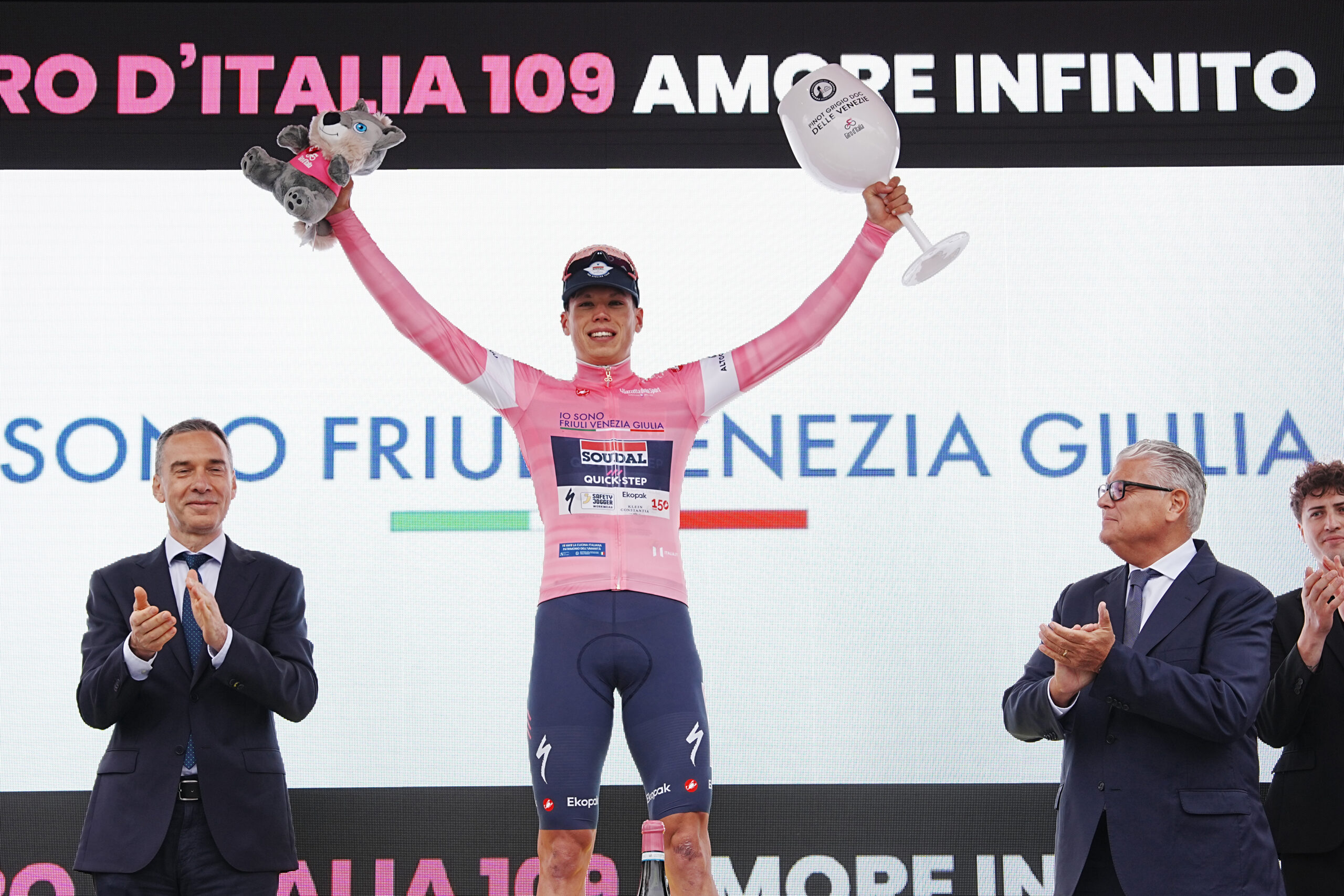 Paul Magnier é o primeiro Maglia Rosa do Giro d'Italia (Foto: Giro d'Italia)