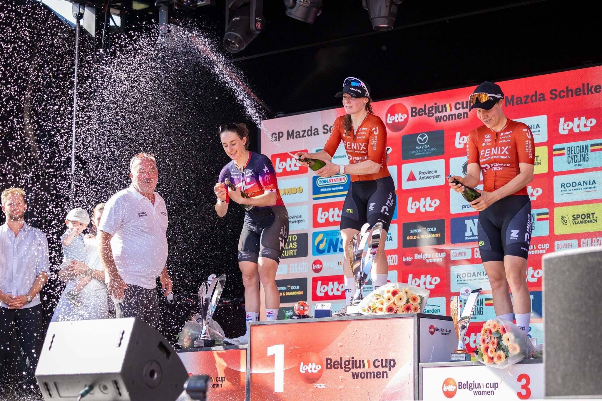 O pódio do GP Mazda Schelkens com Maggie Coles-Lyster, Charlotte Kool e Mylene De Zoete (Foto: Fenix - Premier Tech)