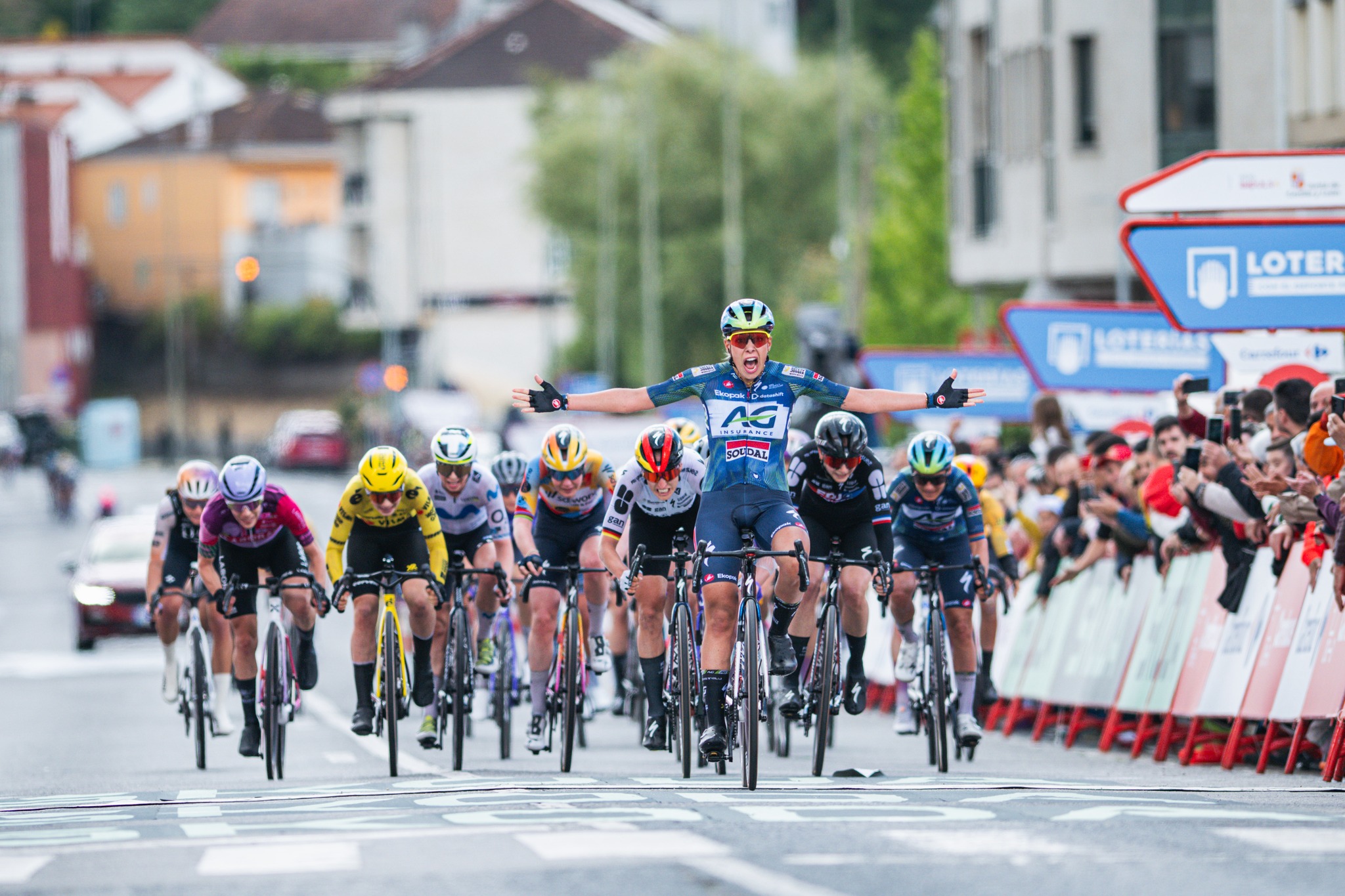 Shari Bossuyt conquista etapa 2 da La Vuelta Femenina! Franziska Koch é a nova líder!