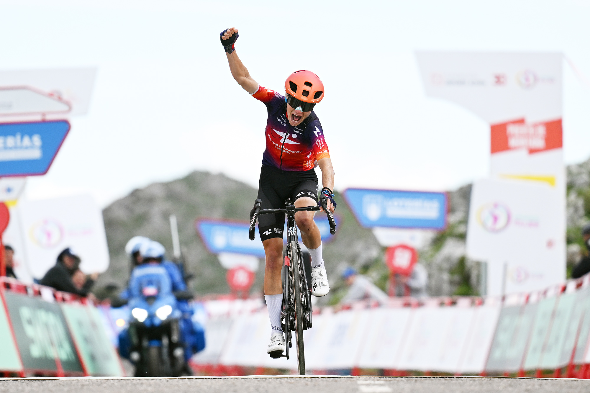 Petra Stiasny estreou-se a vencer no World Tour na etapa final da La Vuelta Femenina (Foto: Getty Images)
