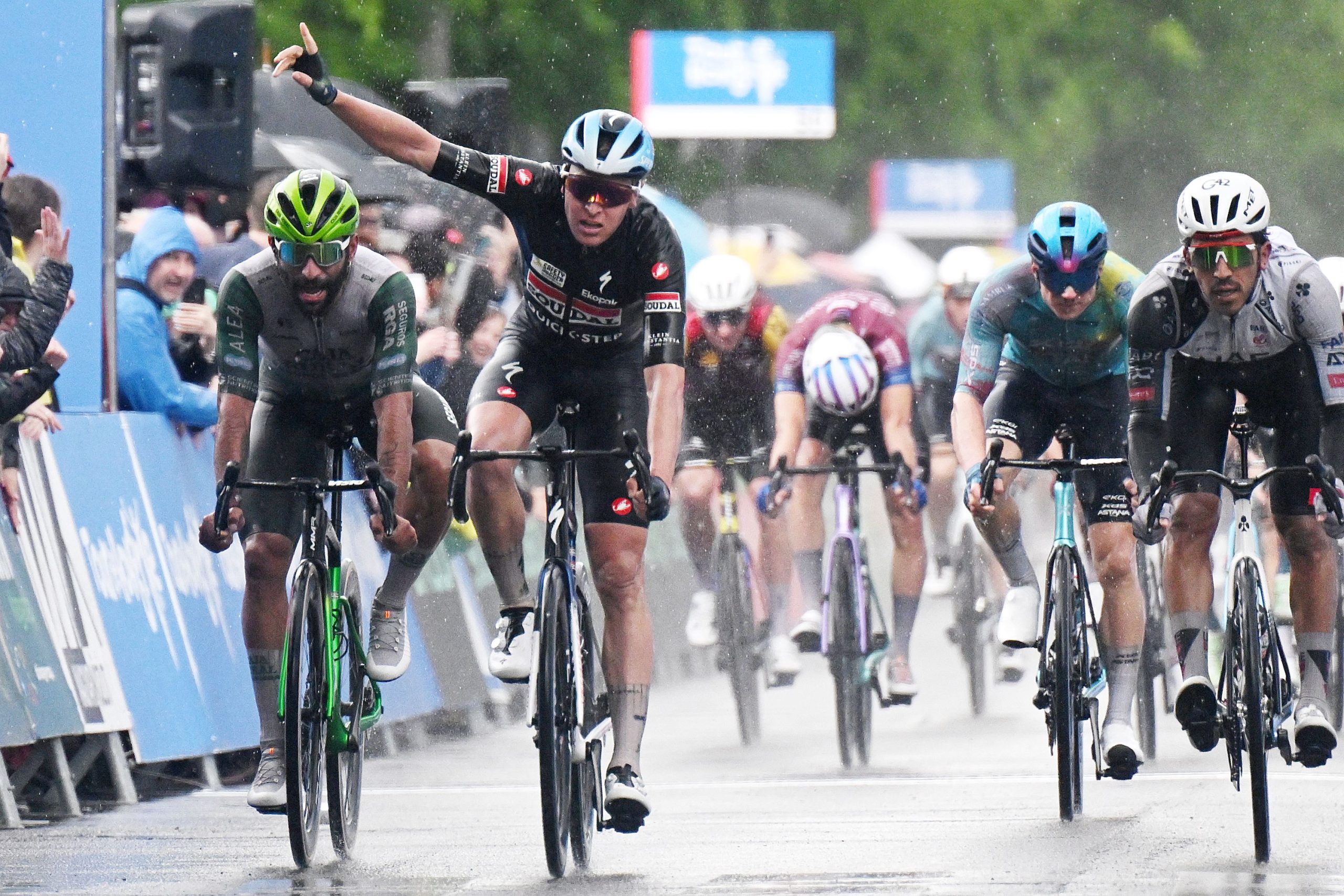 Tim Merlier bisa na etapa 3 e regressa à liderança do Tour de Hongrie!