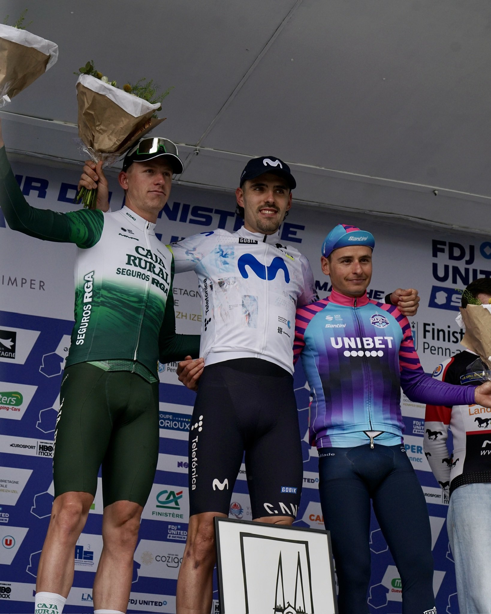 O pódio do Tour du Finistère com Alex Molenaar, Jon Barrenetxea e Clément Venturini