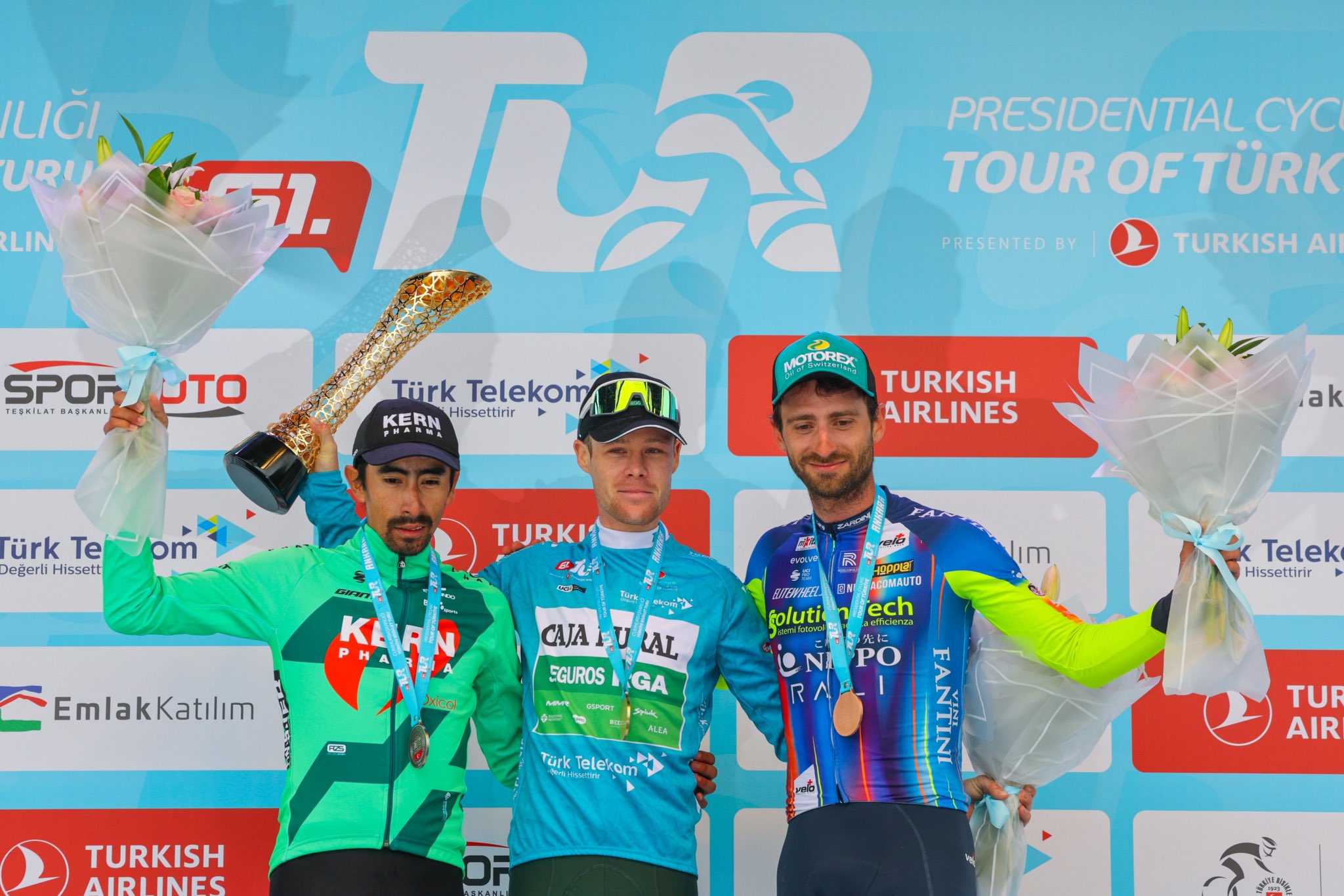 O pódio do Tour of Turkiye com Ivan Sosa, Sebastian Berwick e Kamiel Bonneu