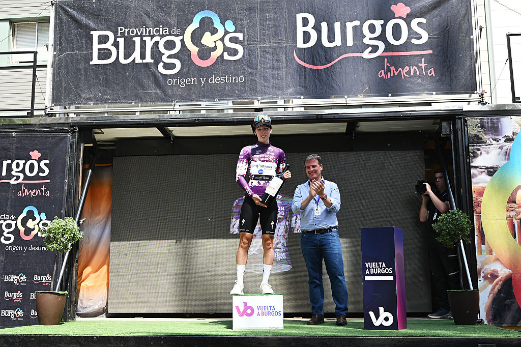 Lorena Wiebes é a primeira camisola roxa da Vuelta a Burgos Feminas (Foto: Getty Images)