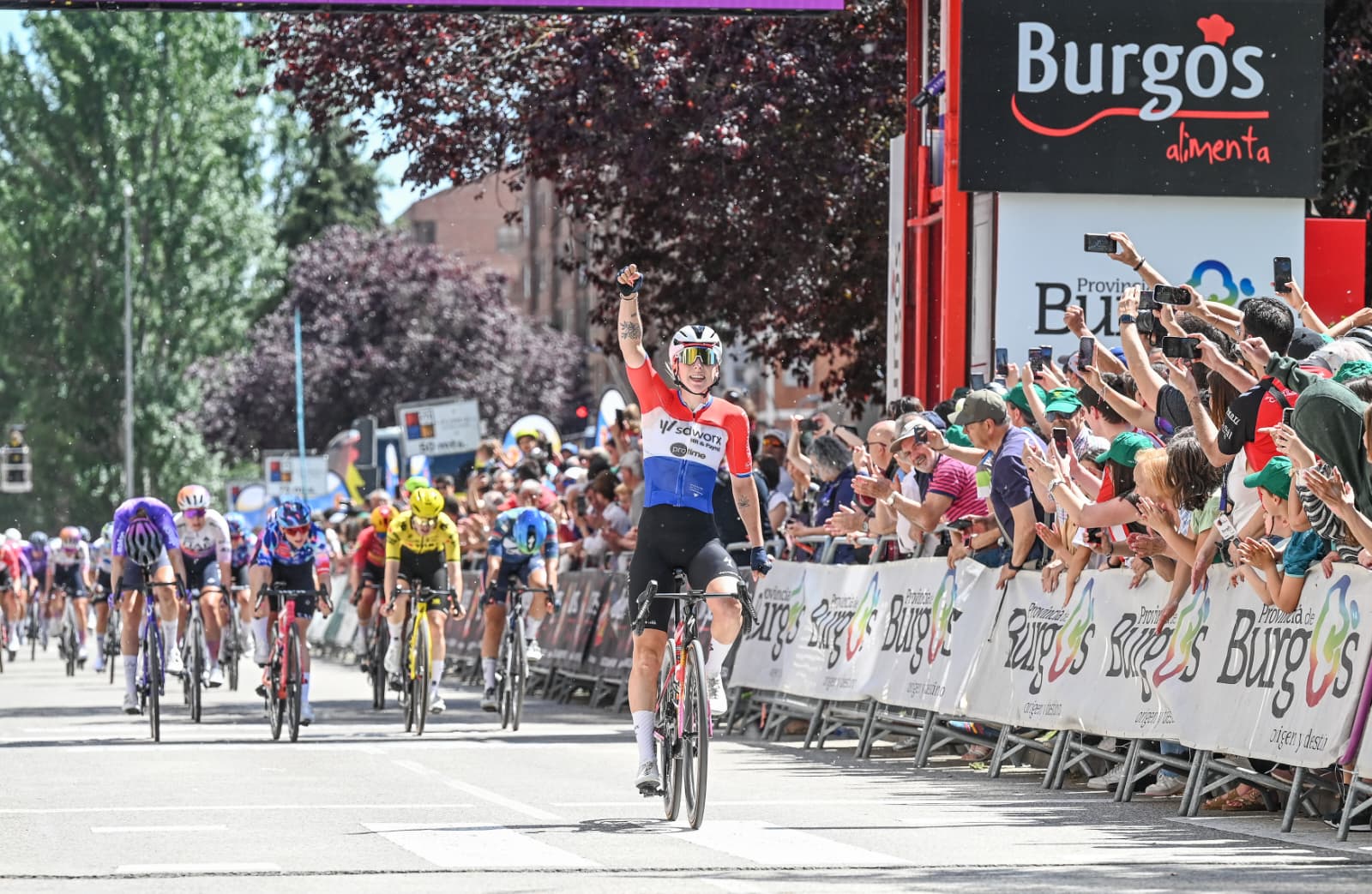 Lorena Wiebes vence etapa 1 da Vuelta a Burgos Feminas e é a primeira líder da geral!