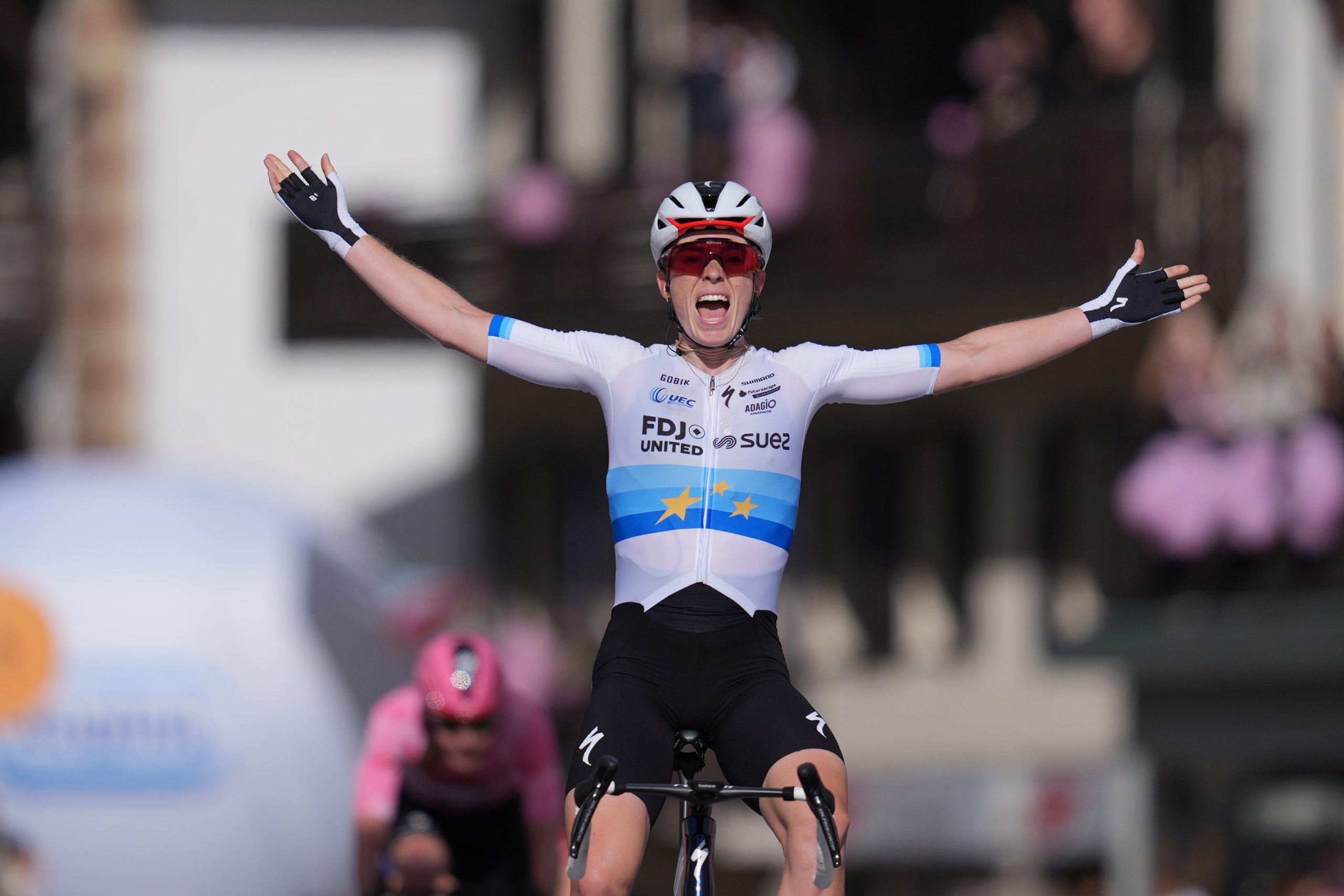 Demi Vollering completa a tripla das grandes voltas na etapa 5 do Giro d’Italia Women!