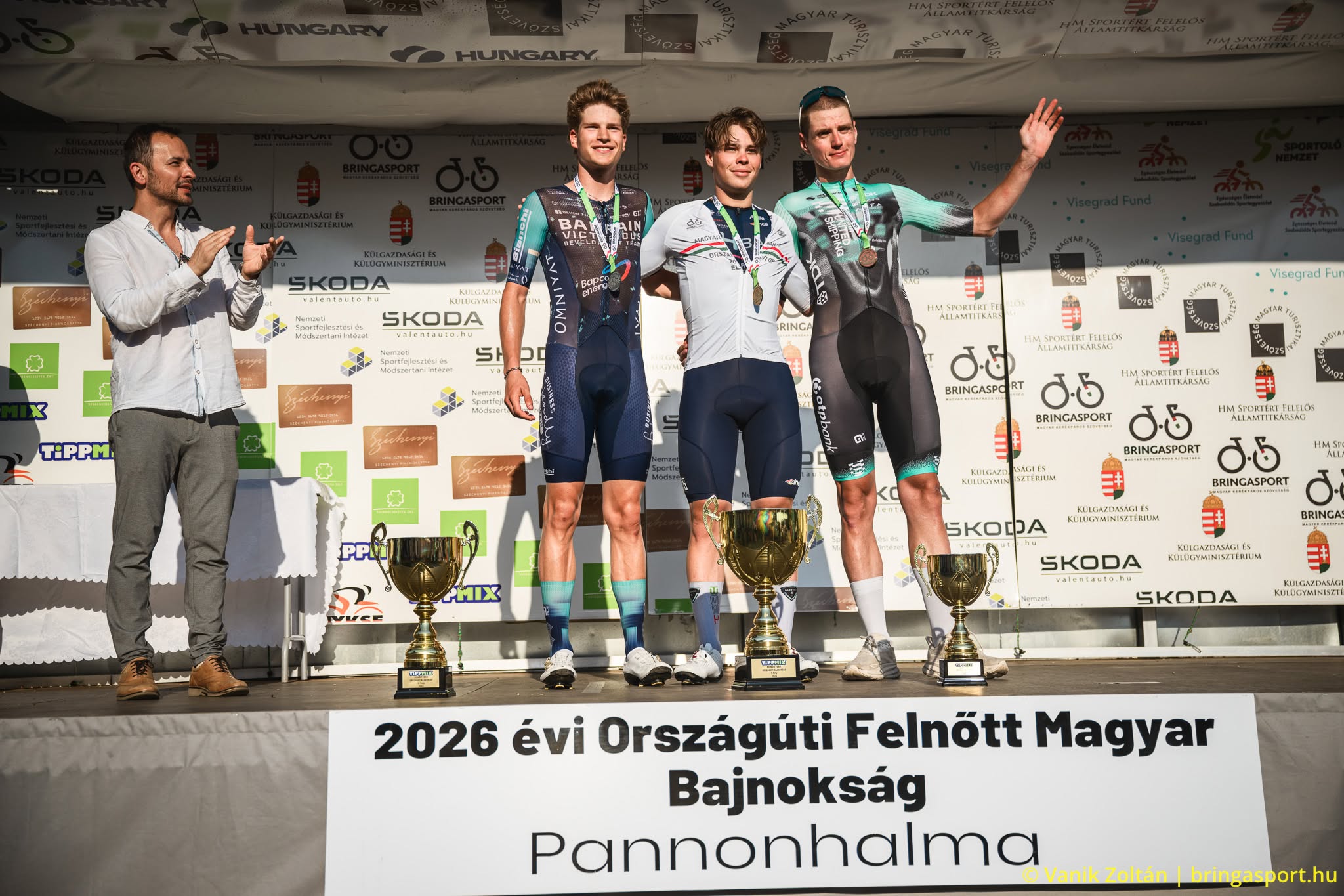O pódio dos elites masculinos da Hungria com Bálint Feldhoffer, Zsombor Takacz e Janos Pelikan (Foto: Vanik Zoltán)