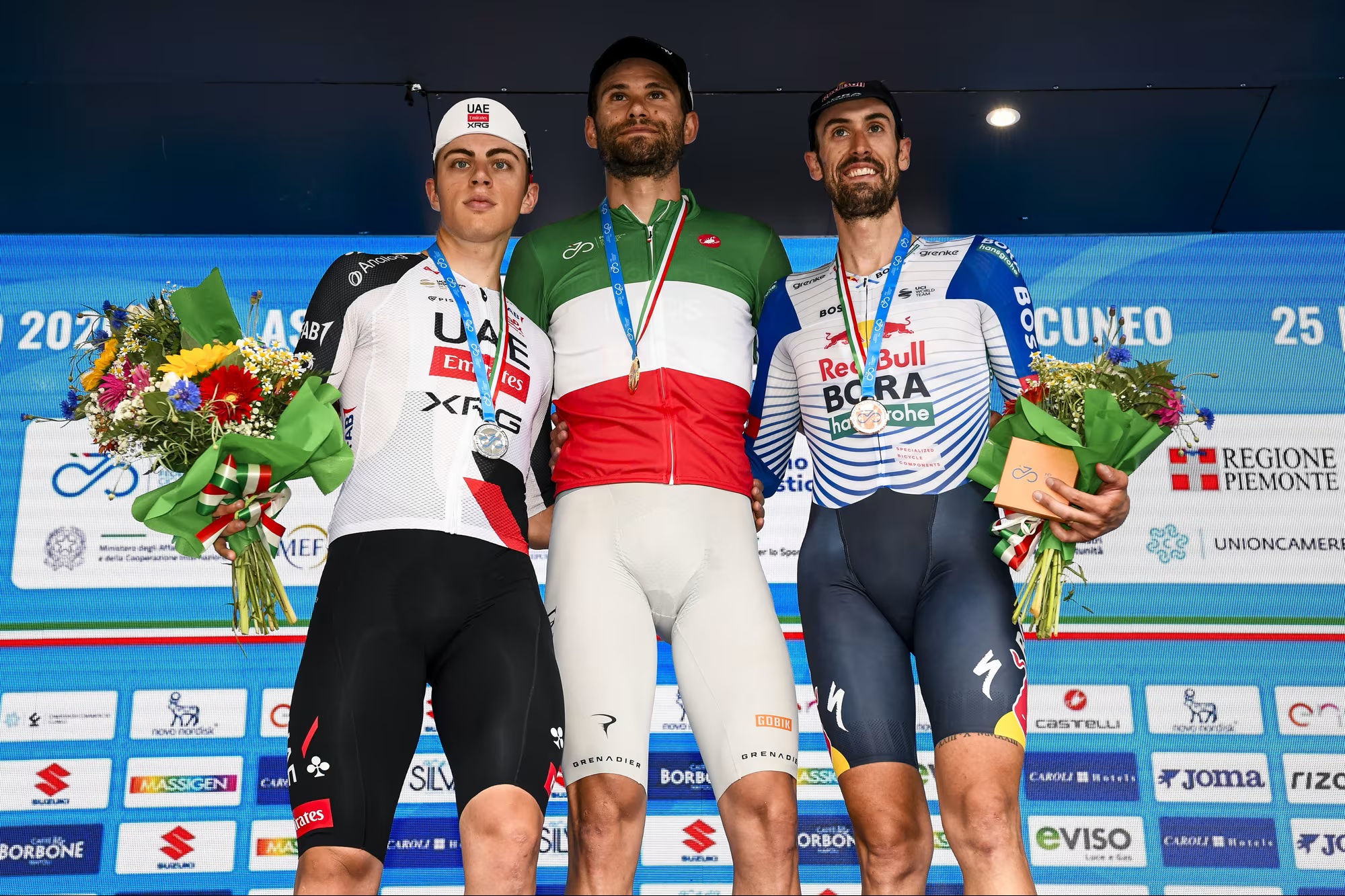 O pódio dos elites masculinos da Itália com Luca Giaimi, Filippo Ganna e Mattia Cattaneo (Foto: SprintCyclingAgency)