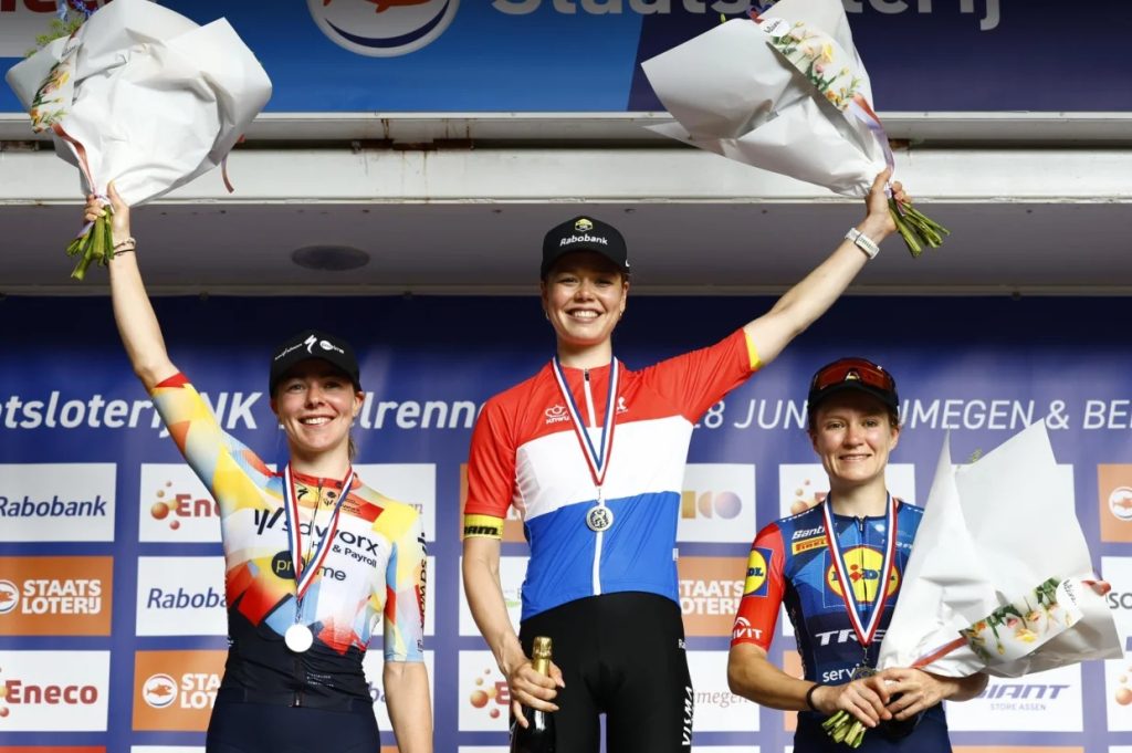 O pódio das elites femininas dos Países Baixos com Femke Markus, Lieke Nooijen e Loes Adegeest (Foto: Cor Vos)