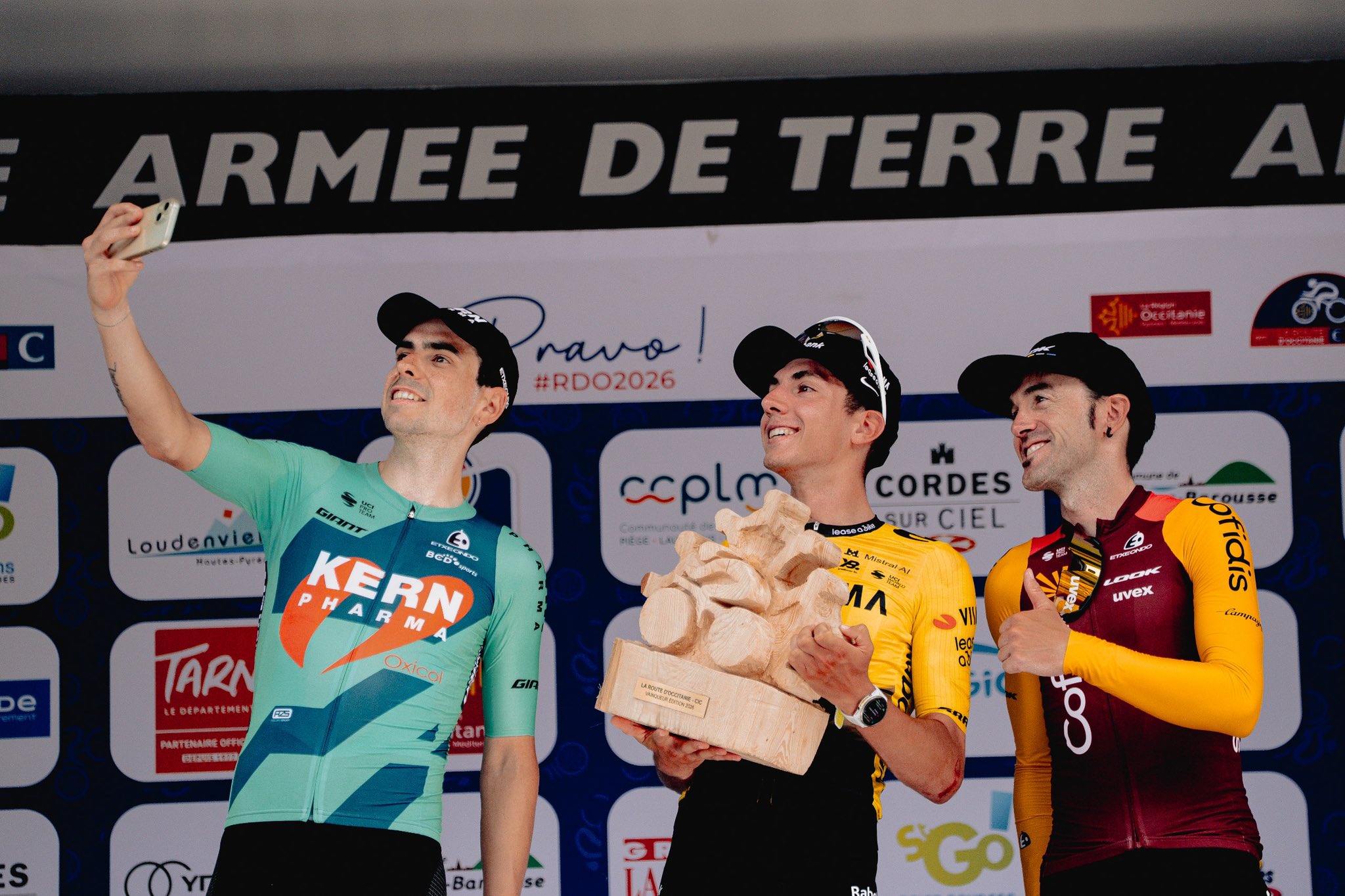 O pódio da Route d'Occitanie com Ibon Ruiz, Davide Piganzoli e Ion Izagirre (Foto: Route d'Occitanie)