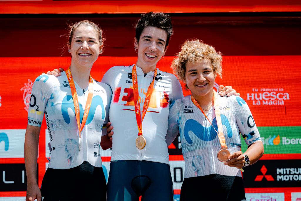 O pódio das elites femininas da Espanha com Sara Martin, Mireia Benito e Paula Ostiz
