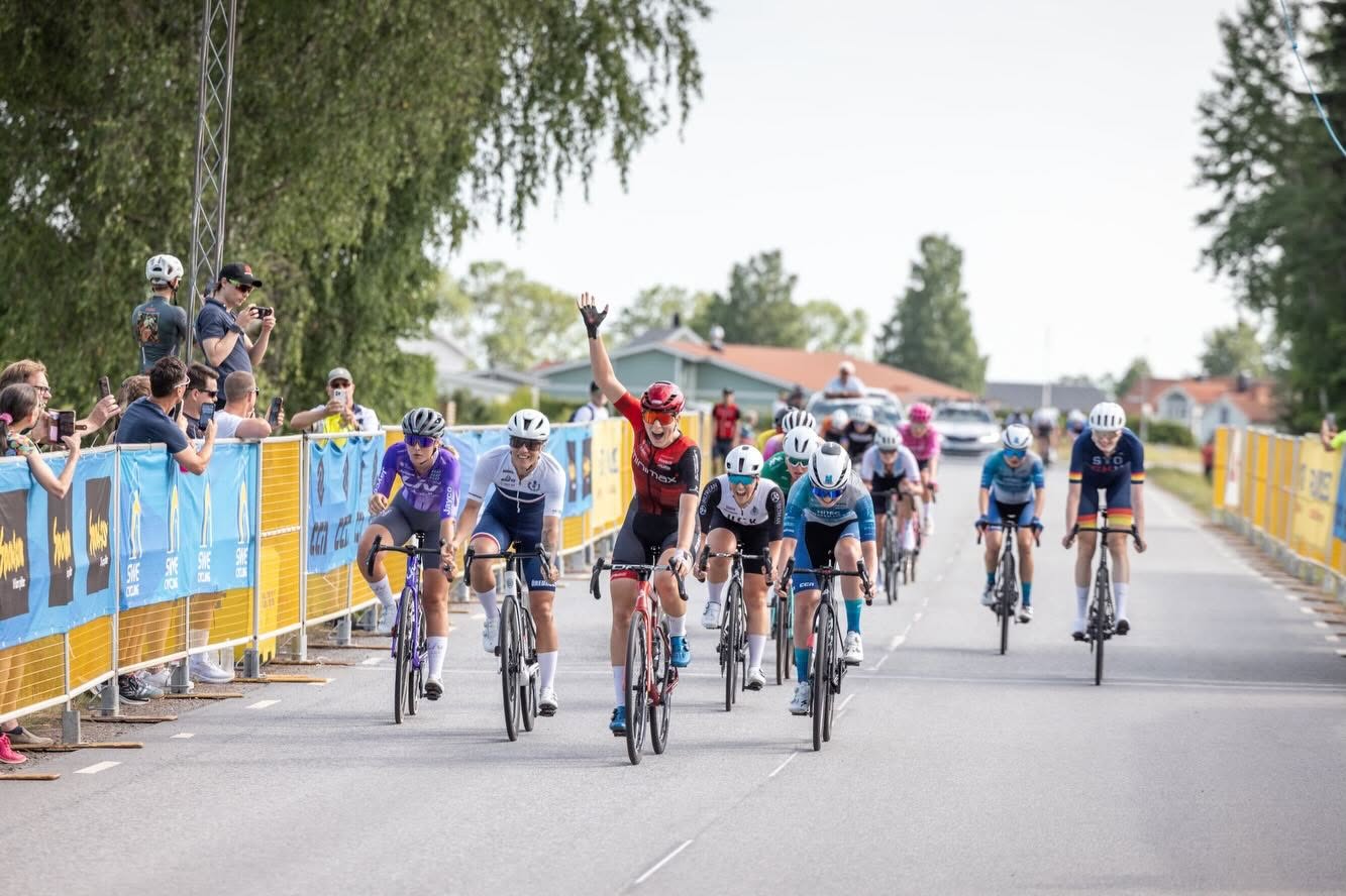 Clara Lundmark estreou-se a vencer como profissional na prova de fundo dos Campeonatos Nacionais da Suécia (Foto: Sweden Cycling)