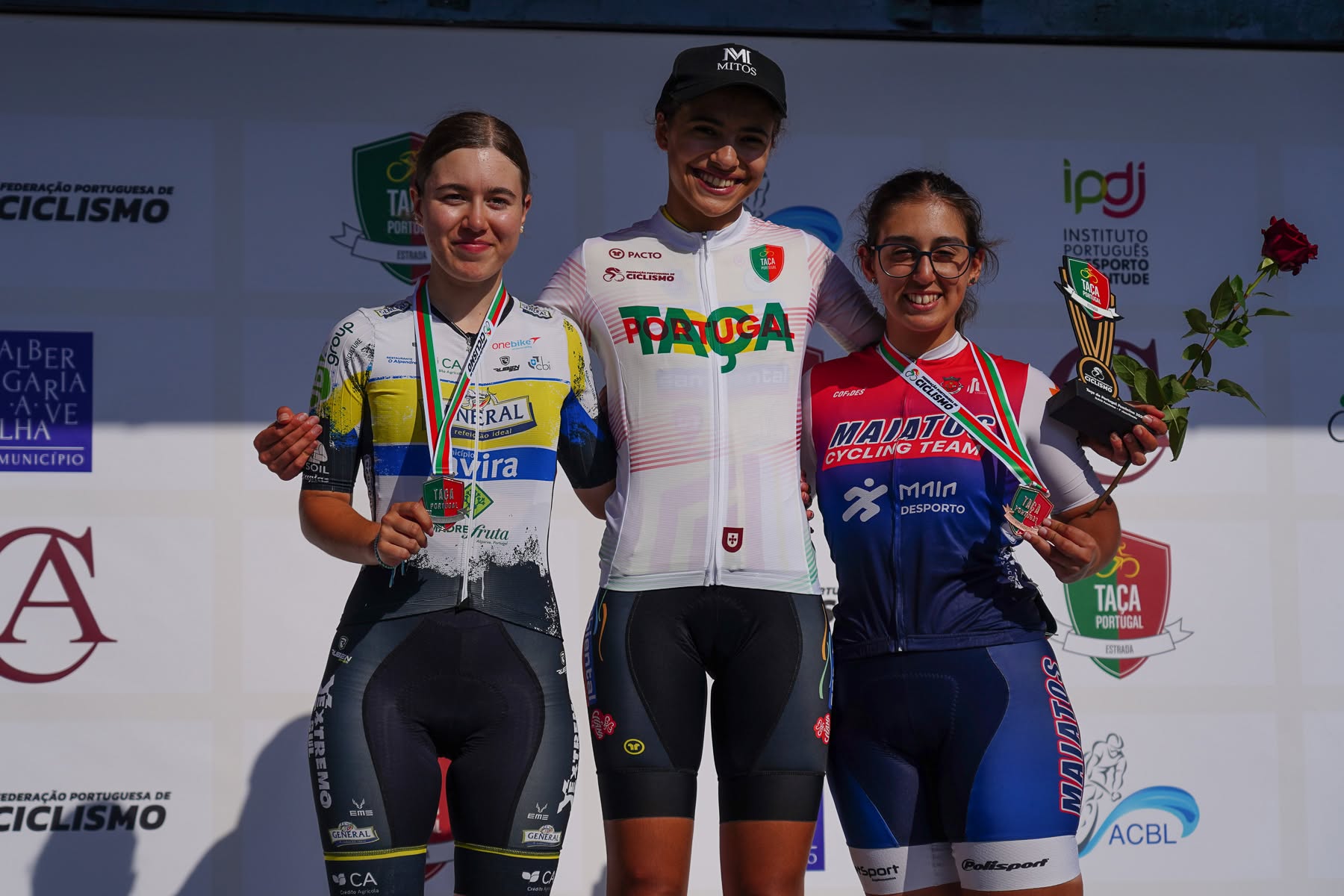 O pódio final da Taça de Portugal Júnior com Eva Emídio, Marta Esteves e Ana Bueno
