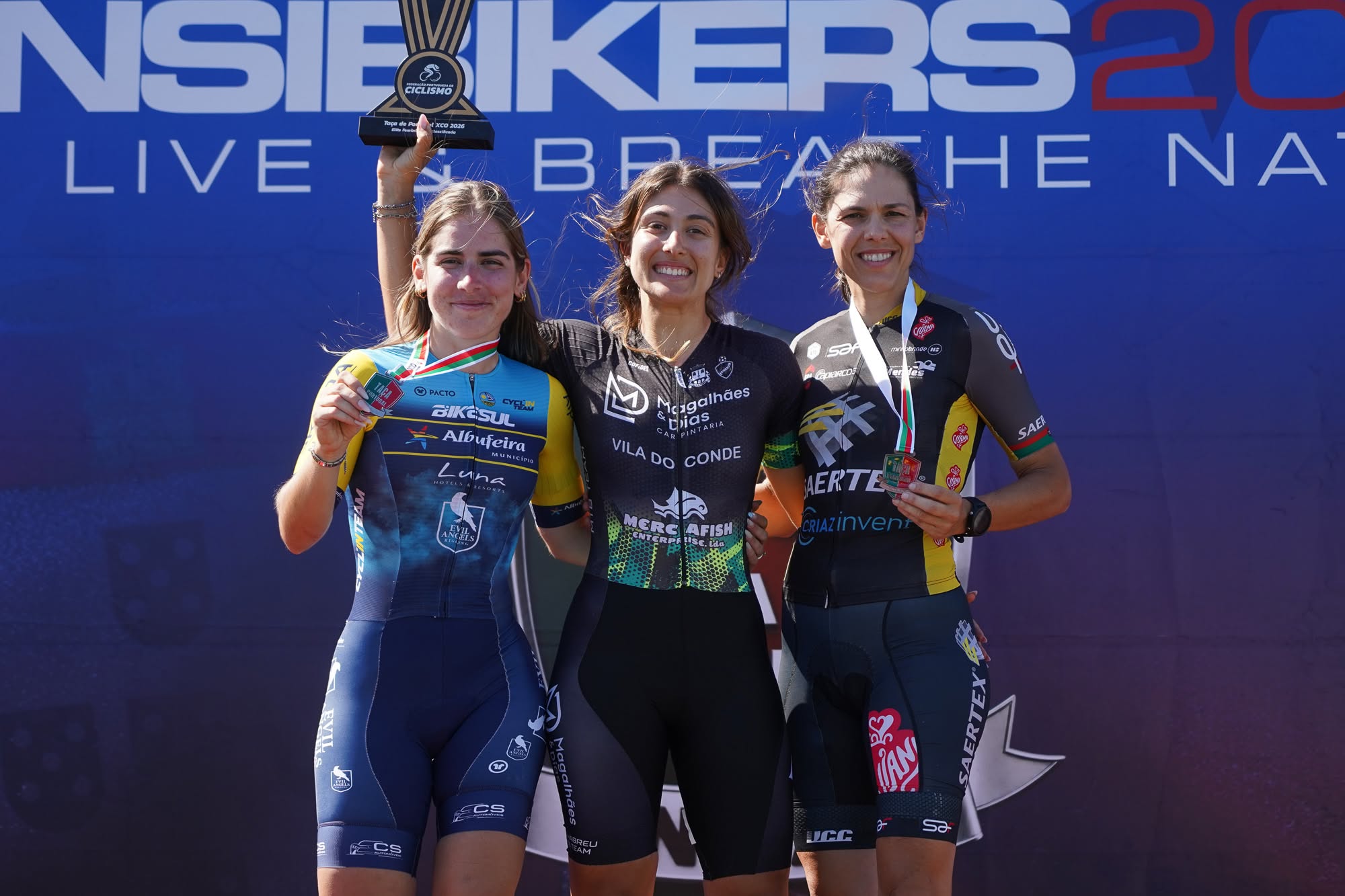 O pódio da Taça de Portugal das elites femininas com Marta Branco, Beatriz Guerra e Leandra Gomes