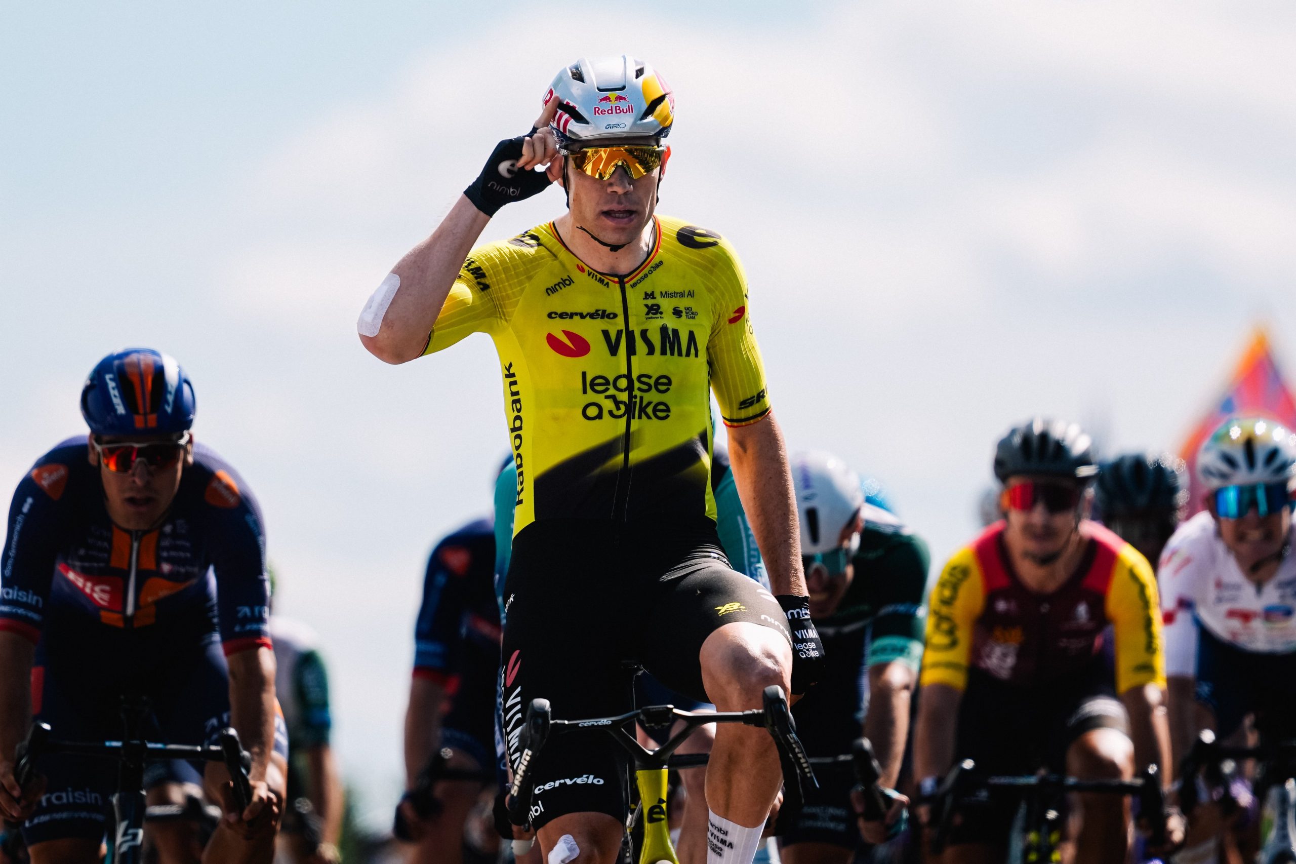 Wout van Aert confirma favoritismo e conquista etapa 5 do Tour Auvergne – Rhône-Alpes!