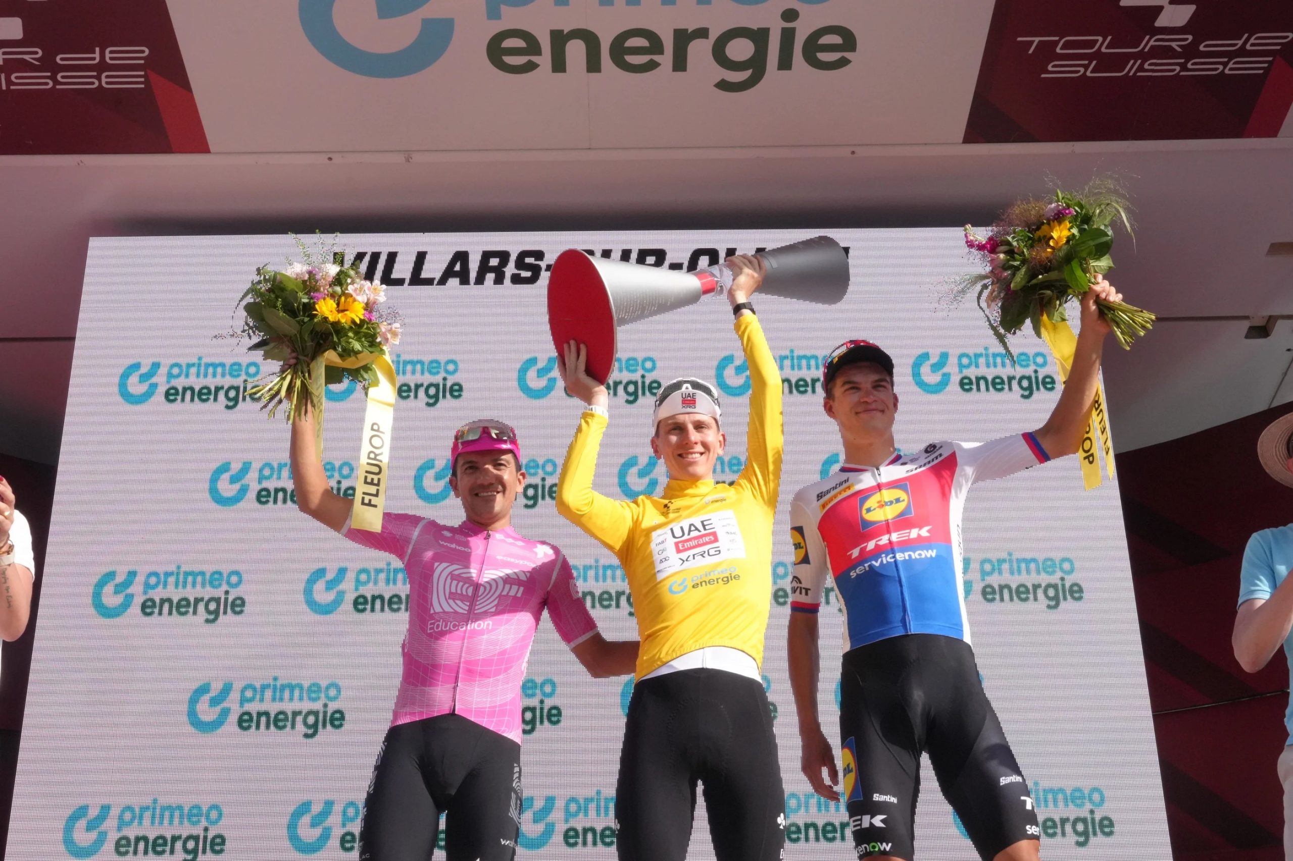 O pódio do Tour de Suisse com Richard Carapaz, Tadej Pogacar e Mathias Vacek (Foto: Tour de Suisse)
