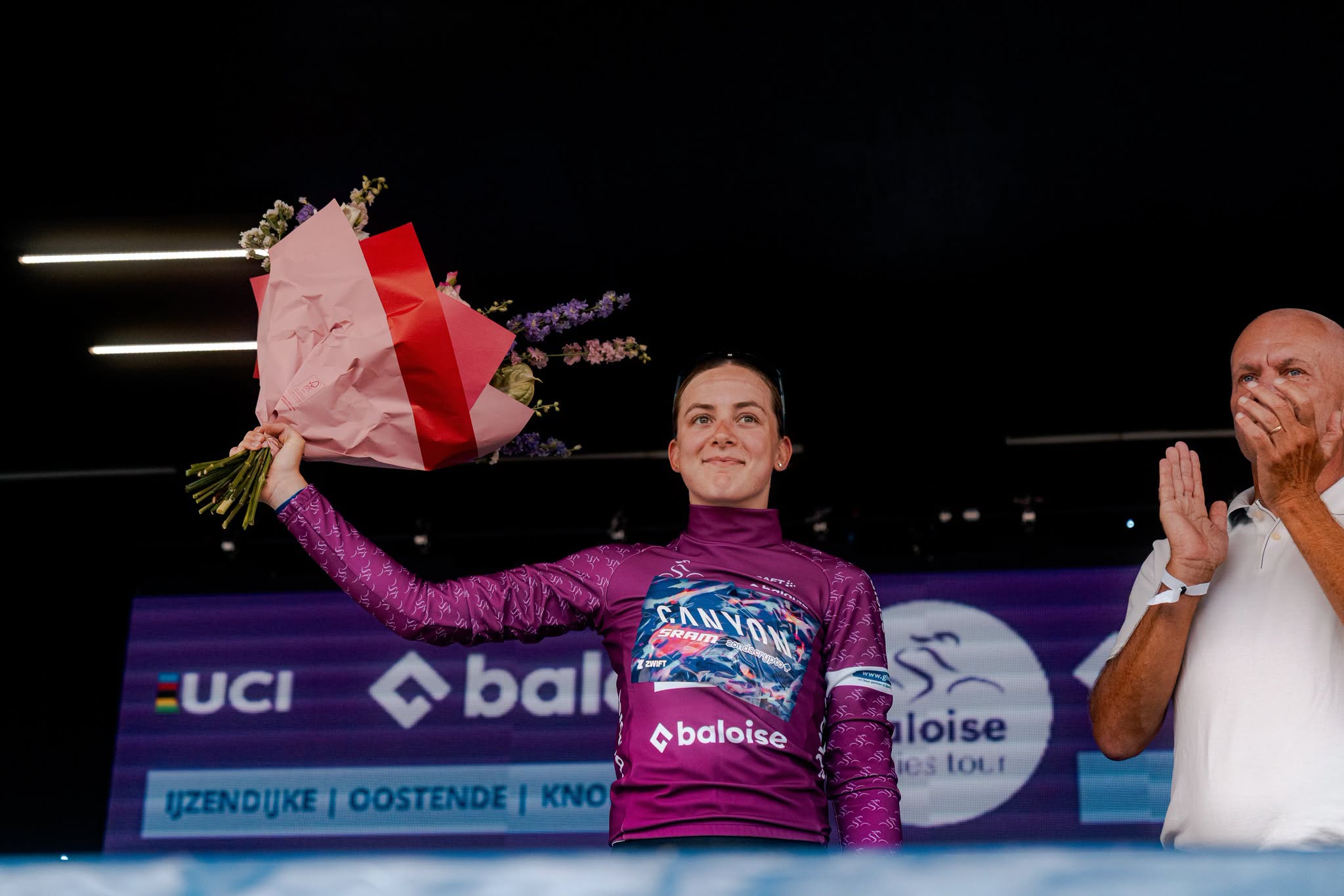 Zoe Backstedt segue a camisola roxa do Baloise Ladies Tour (Foto: Canyon//SRAM)